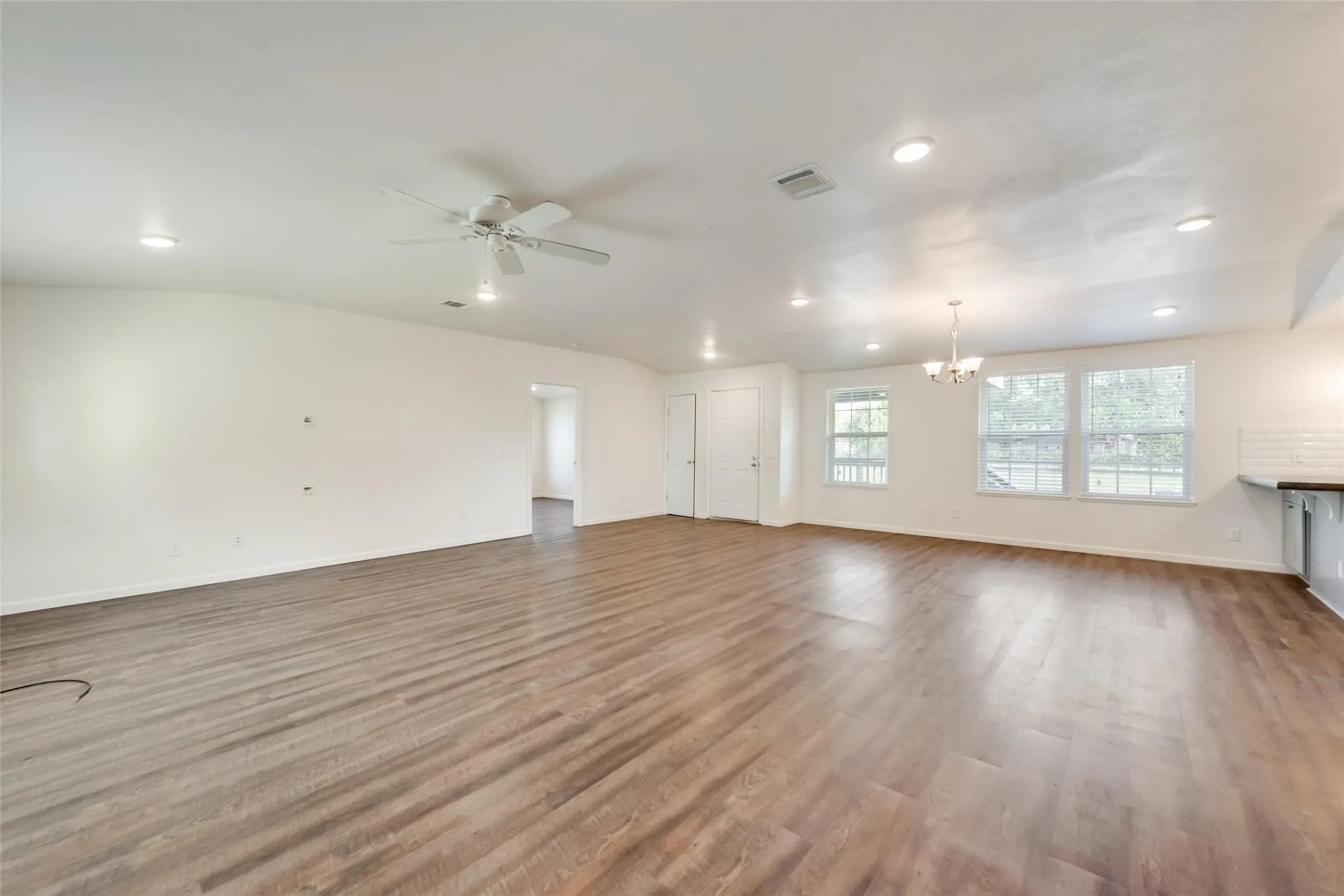 Mobile Home For Rent in Johnson County , 220 Ranch Road, Joshua, Texas 76058, 4 Bedroom, 2 Bathroom, Garage spaces, 2,016 Sqft, built in 1984, mls#21364032, Real Estate Agent in Joshua, Homes For Rent in Johnson county, Homes For Rent in Joshua, Realtor in Joshua Texas, Real Estate Brokerage Independent Realty Texas, Luminita Cordes Realtor
