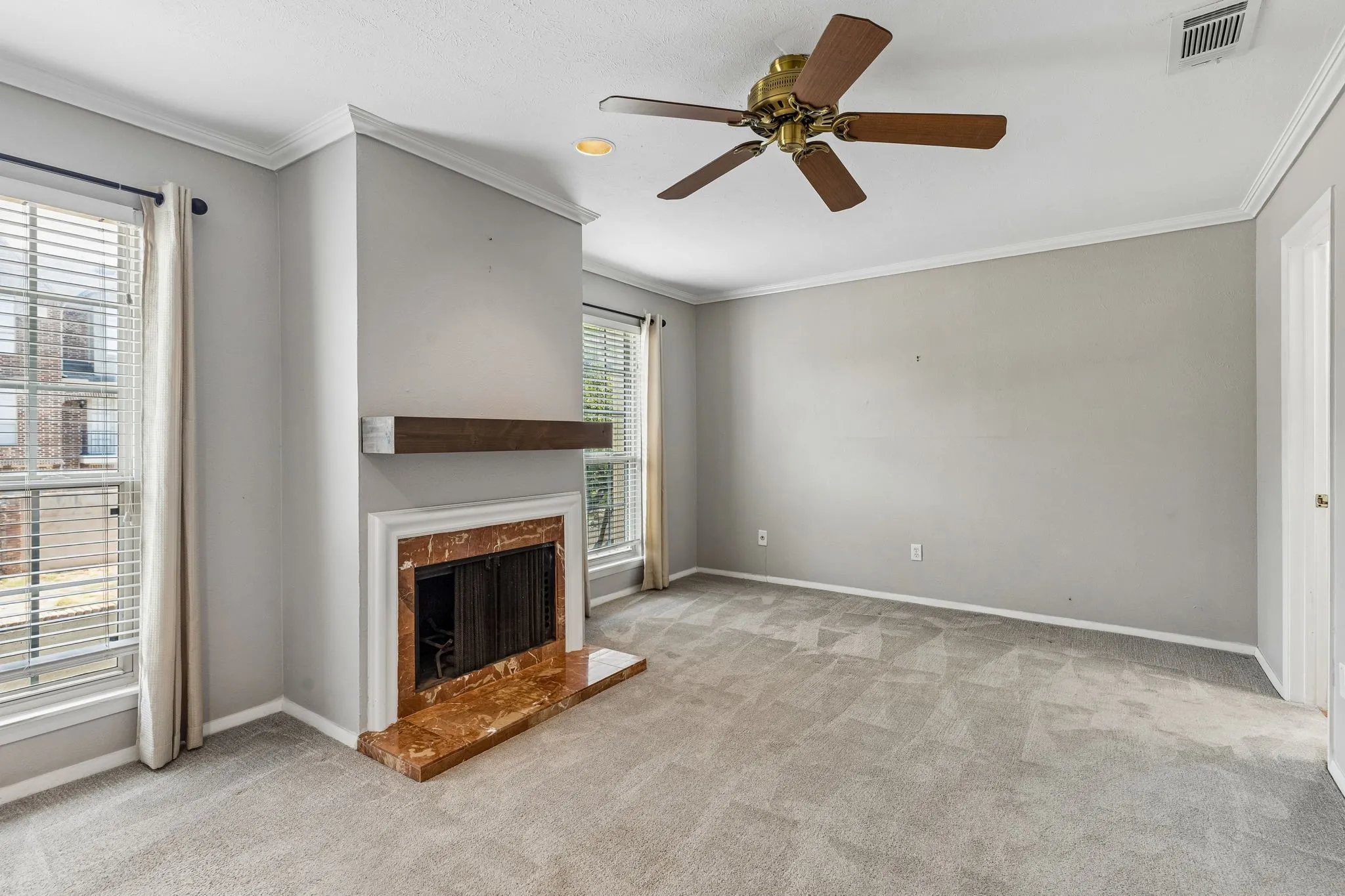 Condominium For Sale in Dallas County , 4017 Buena Vista Street 103, Dallas, Texas 75204, 2 Bedroom, 3 Bathroom, Garage spaces, 1,210 Sqft, built in 1980, mls#21364421, Real Estate Agent in Dallas, Homes For Sale in Dallas county, Homes For Sale in Dallas, Realtor in Dallas Texas, Real Estate Brokerage Independent Realty Texas, Luminita Cordes Realtor