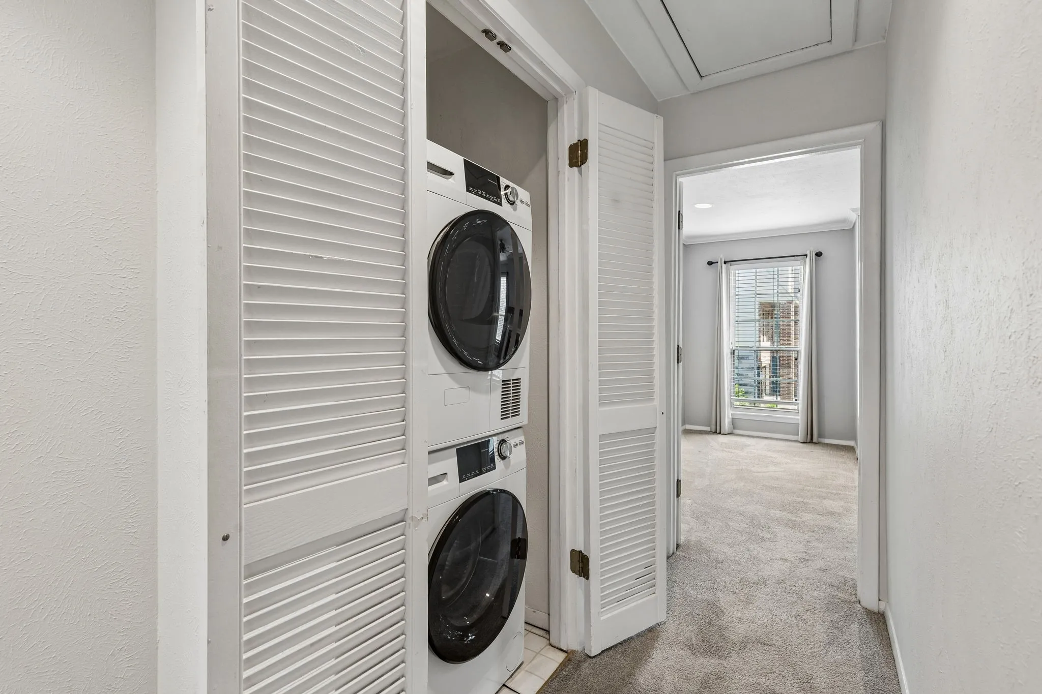 Condominium For Sale in Dallas County , 4017 Buena Vista Street 103, Dallas, Texas 75204, 2 Bedroom, 3 Bathroom, Garage spaces, 1,210 Sqft, built in 1980, mls#21364421, Real Estate Agent in Dallas, Homes For Sale in Dallas county, Homes For Sale in Dallas, Realtor in Dallas Texas, Real Estate Brokerage Independent Realty Texas, Luminita Cordes Realtor