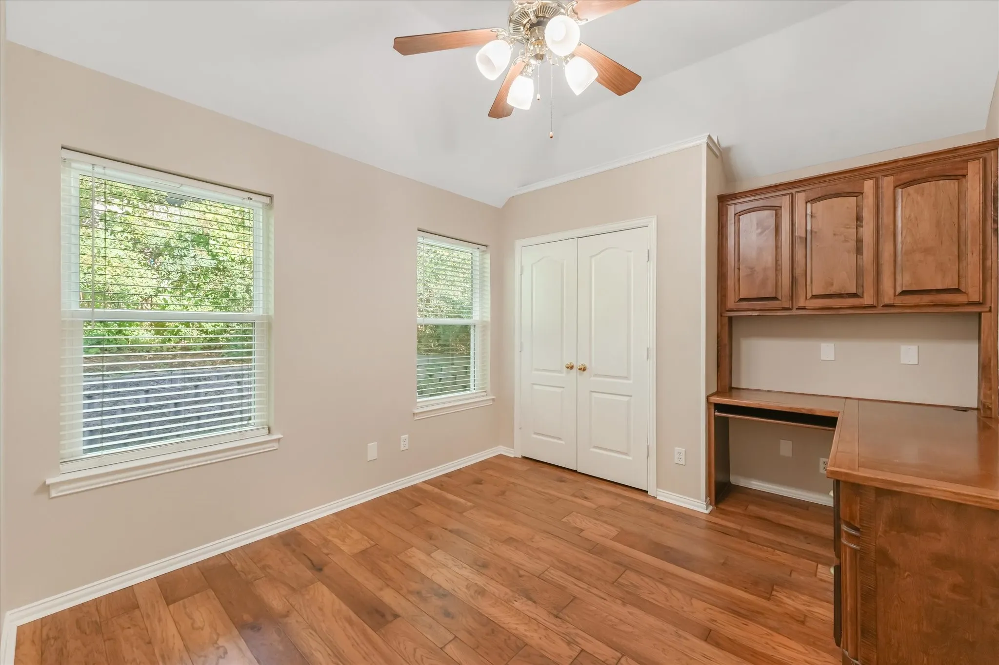 Single Family Residence For Sale in Tarrant County , 2817 Naples Drive, Hurst, Texas 76054, 4 Bedroom, 2 Bathroom, 2 Garage spaces, 2,192 Sqft, built in 1996, mls#21363511, Real Estate Agent in Hurst, Homes For Sale in Tarrant county, Homes For Sale in Hurst, Realtor in Hurst Texas, Real Estate Brokerage Independent Realty Texas, Luminita Cordes Realtor