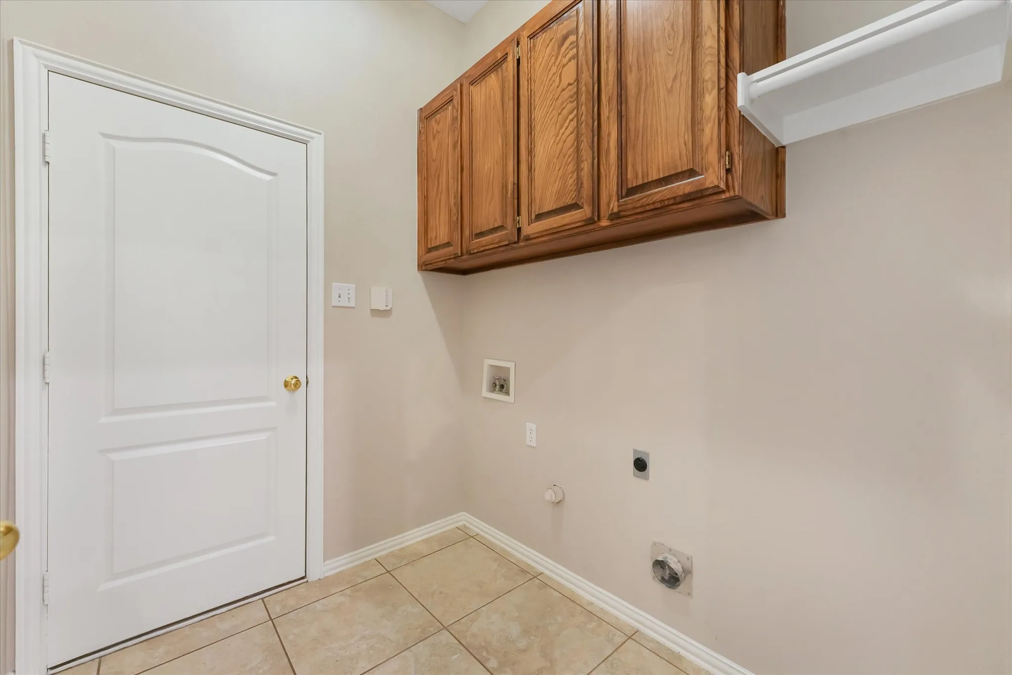 Single Family Residence For Sale in Tarrant County , 2817 Naples Drive, Hurst, Texas 76054, 4 Bedroom, 2 Bathroom, 2 Garage spaces, 2,192 Sqft, built in 1996, mls#21363511, Real Estate Agent in Hurst, Homes For Sale in Tarrant county, Homes For Sale in Hurst, Realtor in Hurst Texas, Real Estate Brokerage Independent Realty Texas, Luminita Cordes Realtor