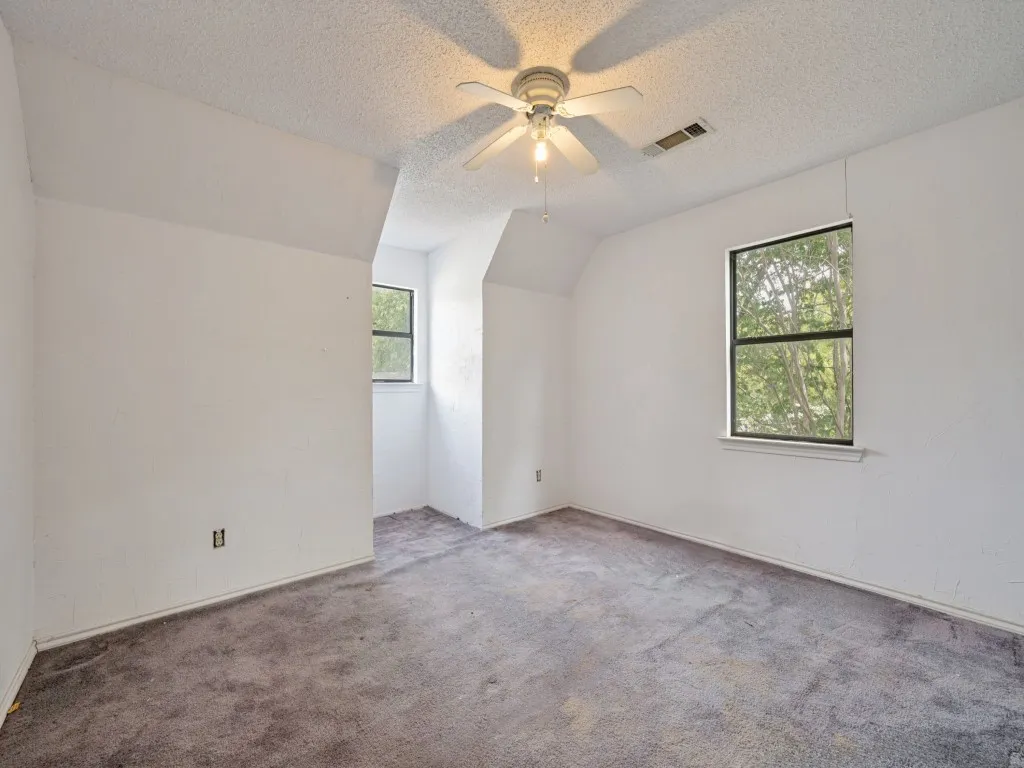 Single Family Residence For Sale in Grayson County , 515 Clements Avenue, Van Alstyne, Texas 75495, 3 Bedroom, 2 Bathroom, Garage spaces, 1,547 Sqft, built in 1987, mls#21360935, Real Estate Agent in Van Alstyne, Homes For Sale in Grayson county, Homes For Sale in Van Alstyne, Realtor in Van Alstyne Texas, Real Estate Brokerage Independent Realty Texas, Luminita Cordes Realtor