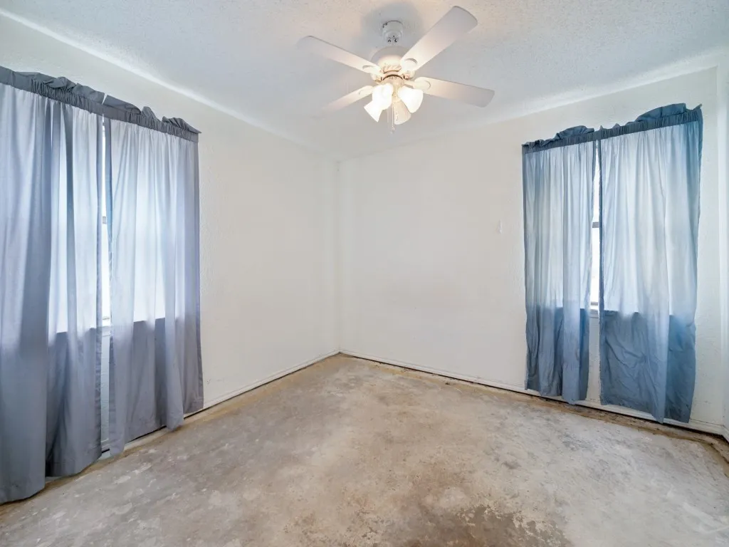 Single Family Residence For Sale in Grayson County , 515 Clements Avenue, Van Alstyne, Texas 75495, 3 Bedroom, 2 Bathroom, Garage spaces, 1,547 Sqft, built in 1987, mls#21360935, Real Estate Agent in Van Alstyne, Homes For Sale in Grayson county, Homes For Sale in Van Alstyne, Realtor in Van Alstyne Texas, Real Estate Brokerage Independent Realty Texas, Luminita Cordes Realtor