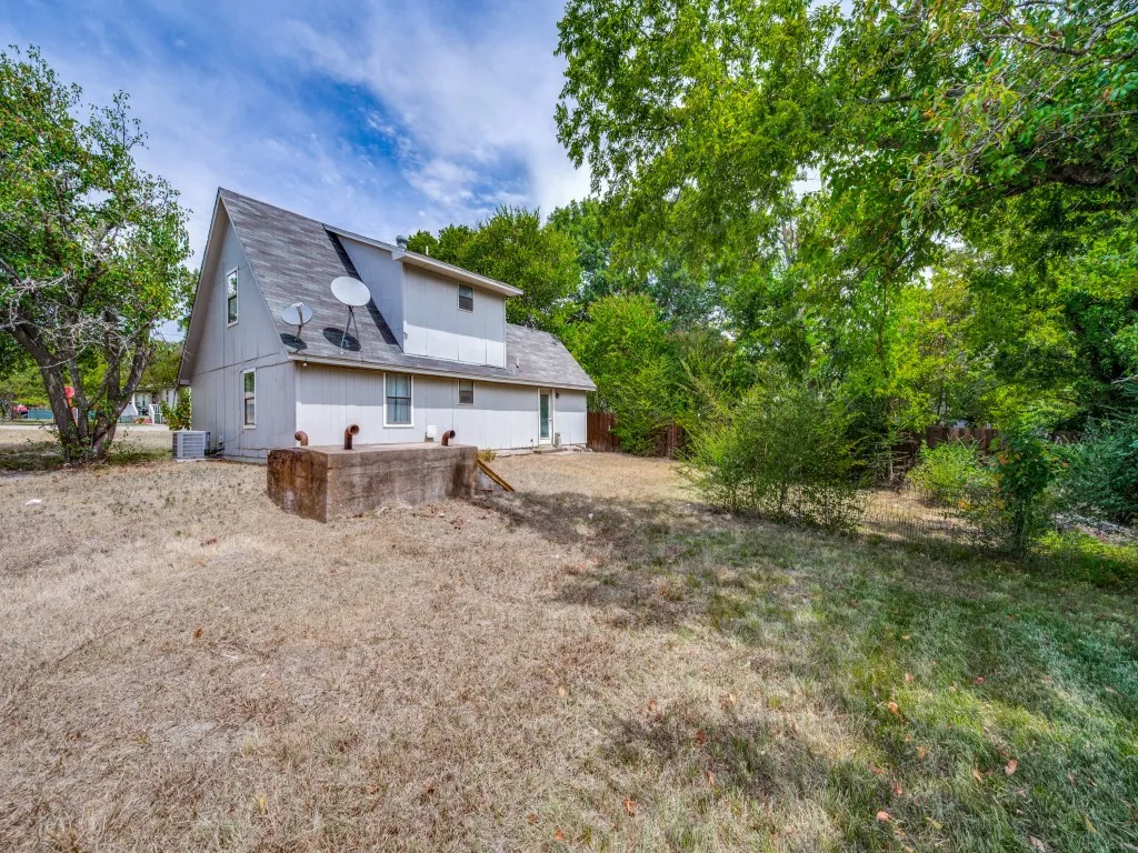 Single Family Residence For Sale in Grayson County , 515 Clements Avenue, Van Alstyne, Texas 75495, 3 Bedroom, 2 Bathroom, Garage spaces, 1,547 Sqft, built in 1987, mls#21360935, Real Estate Agent in Van Alstyne, Homes For Sale in Grayson county, Homes For Sale in Van Alstyne, Realtor in Van Alstyne Texas, Real Estate Brokerage Independent Realty Texas, Luminita Cordes Realtor