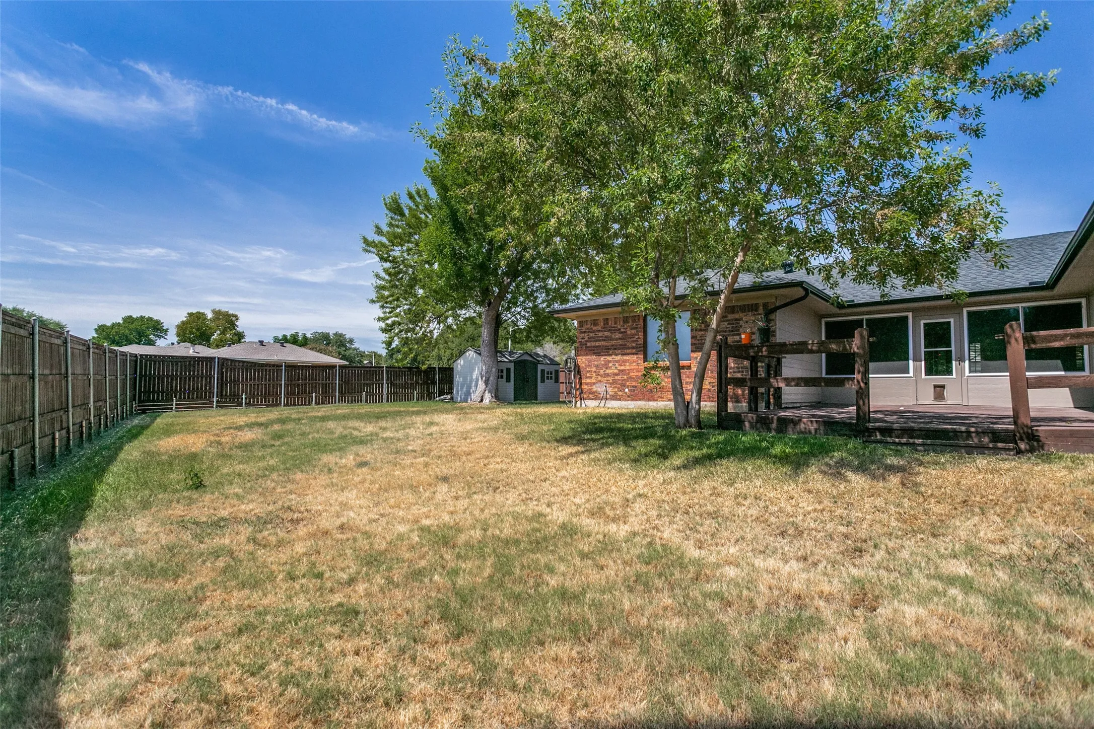 Single Family Residence For Sale in Collin County , 928 Ledgemont Drive, Plano, Texas 75025, 3 Bedroom, 2 Bathroom, 2 Garage spaces, 1,739 Sqft, built in 1985, mls#21367084, Real Estate Agent in Plano, Homes For Sale in Collin county, Homes For Sale in Plano, Realtor in Plano Texas, Real Estate Brokerage Independent Realty Texas, Luminita Cordes Realtor