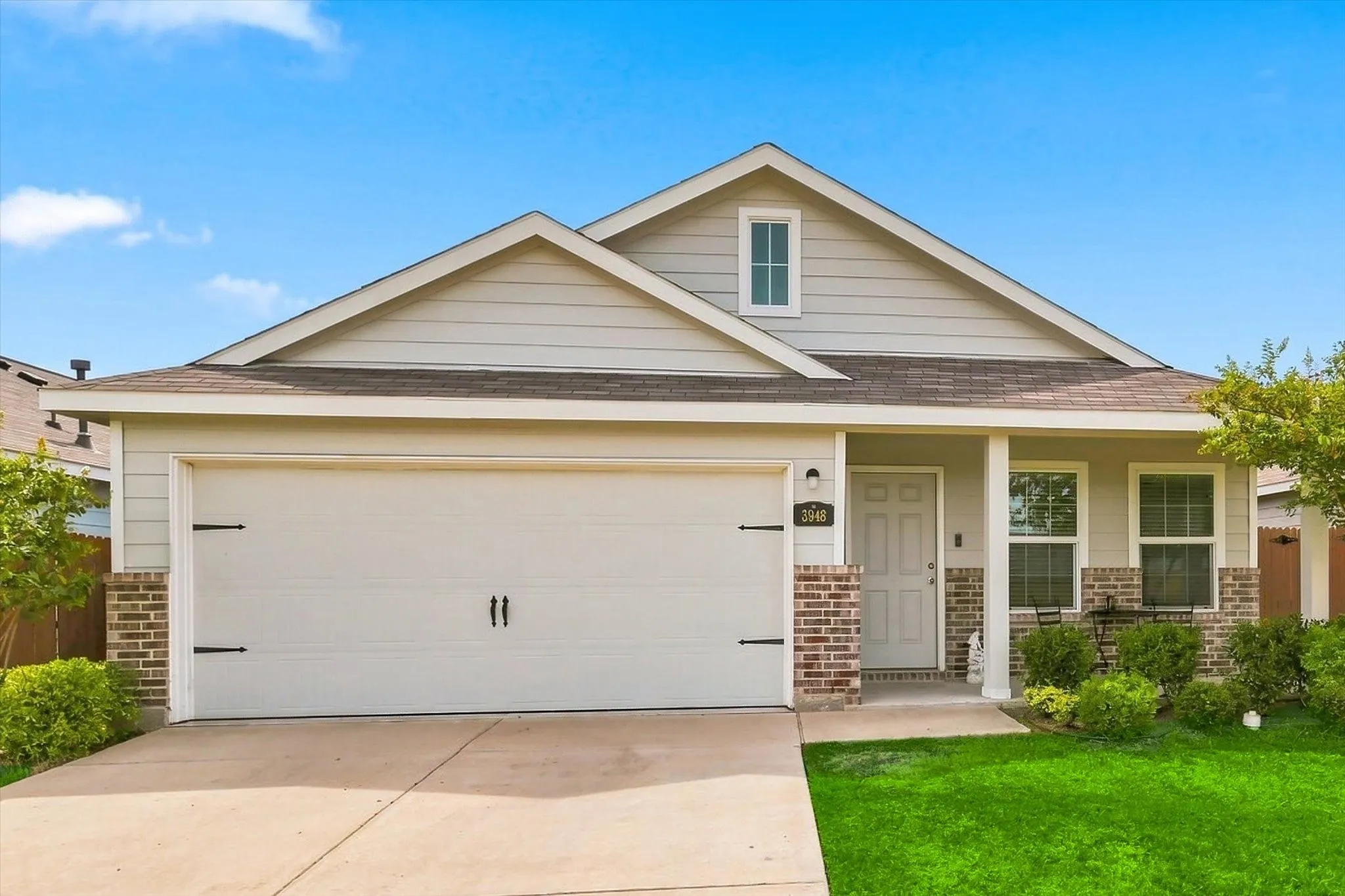 Single Family Residence For Sale in Kaufman County , 3948 Surrey Drive, Forney, Texas 75126, 3 Bedroom, 2 Bathroom, 2 Garage spaces, 1,260 Sqft, built in 2021, mls#21368025, Real Estate Agent in Forney, Homes For Sale in Kaufman county, Homes For Sale in Forney, Realtor in Forney Texas, Real Estate Brokerage Independent Realty Texas, Luminita Cordes Realtor