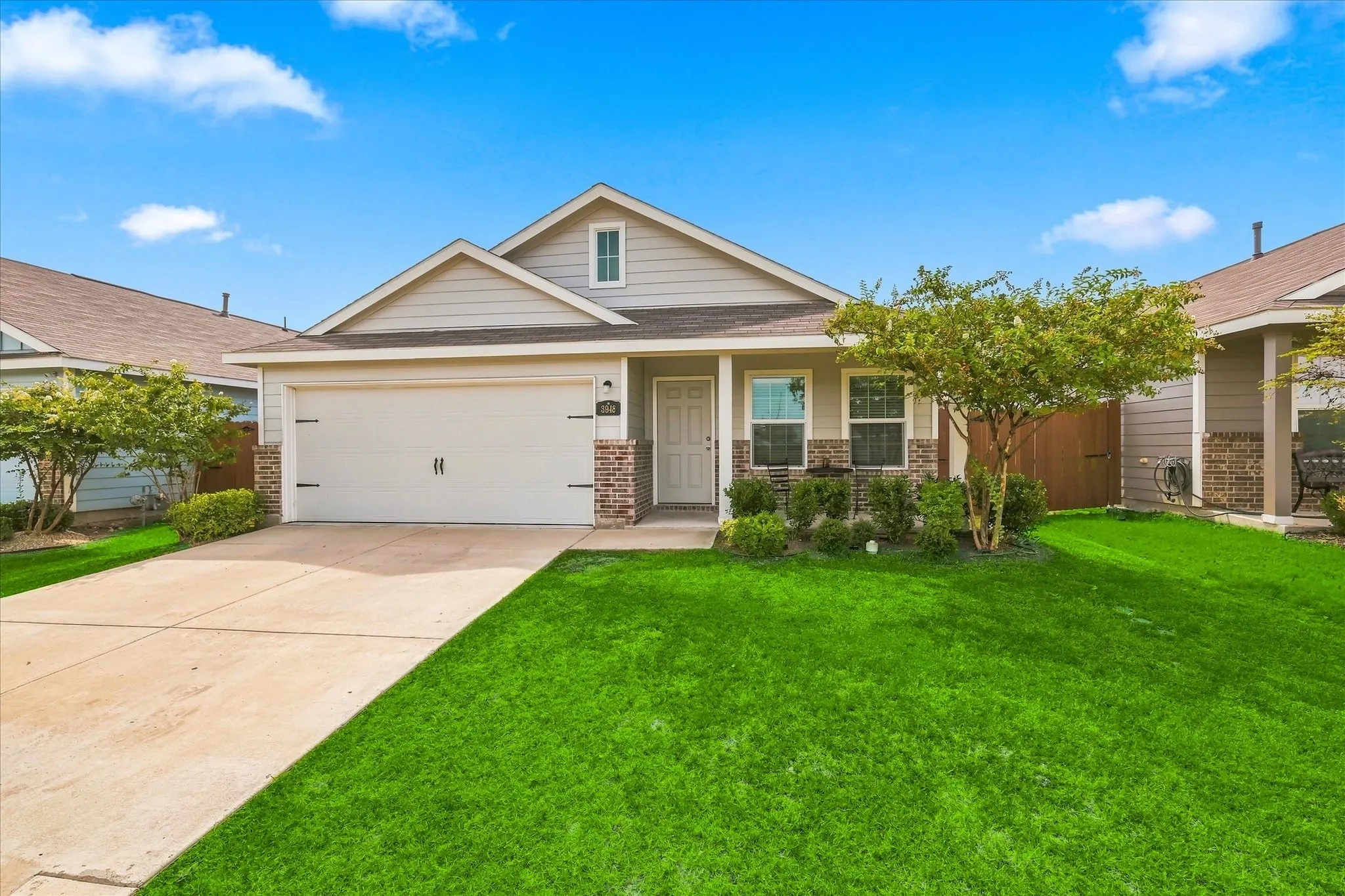 Single Family Residence For Sale in Kaufman County , 3948 Surrey Drive, Forney, Texas 75126, 3 Bedroom, 2 Bathroom, 2 Garage spaces, 1,260 Sqft, built in 2021, mls#21368025, Real Estate Agent in Forney, Homes For Sale in Kaufman county, Homes For Sale in Forney, Realtor in Forney Texas, Real Estate Brokerage Independent Realty Texas, Luminita Cordes Realtor