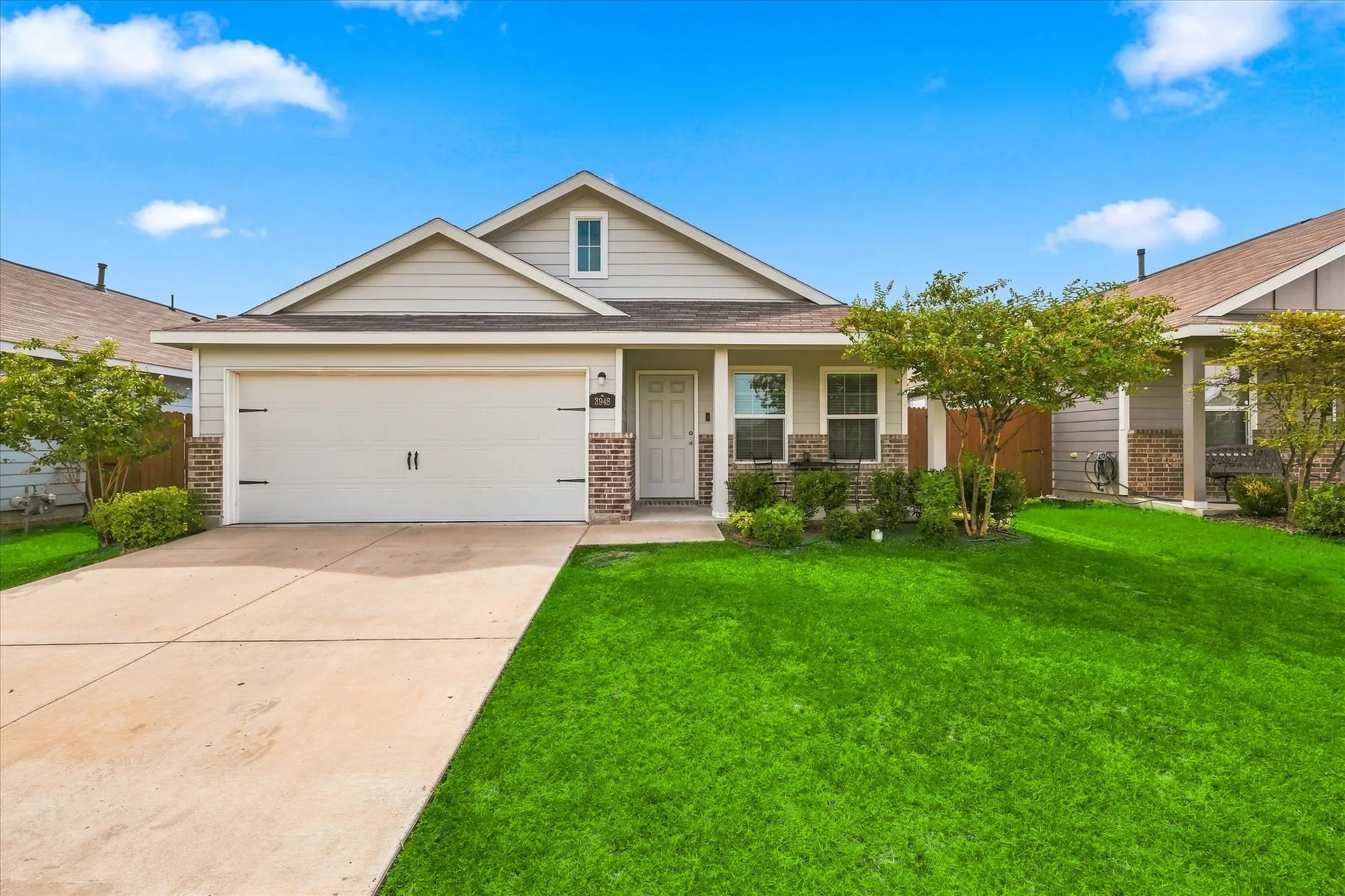 Single Family Residence For Sale in Kaufman County , 3948 Surrey Drive, Forney, Texas 75126, 3 Bedroom, 2 Bathroom, 2 Garage spaces, 1,260 Sqft, built in 2021, mls#21368025, Real Estate Agent in Forney, Homes For Sale in Kaufman county, Homes For Sale in Forney, Realtor in Forney Texas, Real Estate Brokerage Independent Realty Texas, Luminita Cordes Realtor