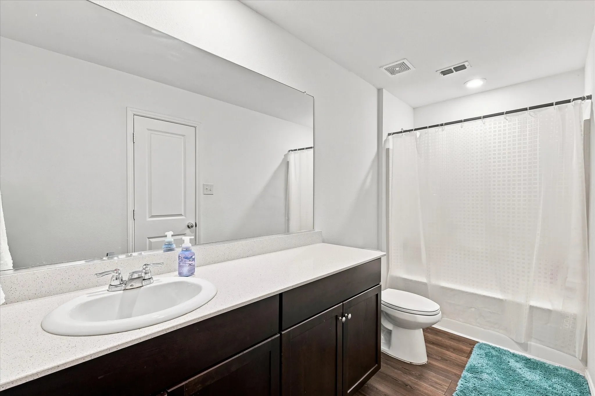 Single Family Residence For Sale in Kaufman County , 3948 Surrey Drive, Forney, Texas 75126, 3 Bedroom, 2 Bathroom, 2 Garage spaces, 1,260 Sqft, built in 2021, mls#21368025, Real Estate Agent in Forney, Homes For Sale in Kaufman county, Homes For Sale in Forney, Realtor in Forney Texas, Real Estate Brokerage Independent Realty Texas, Luminita Cordes Realtor