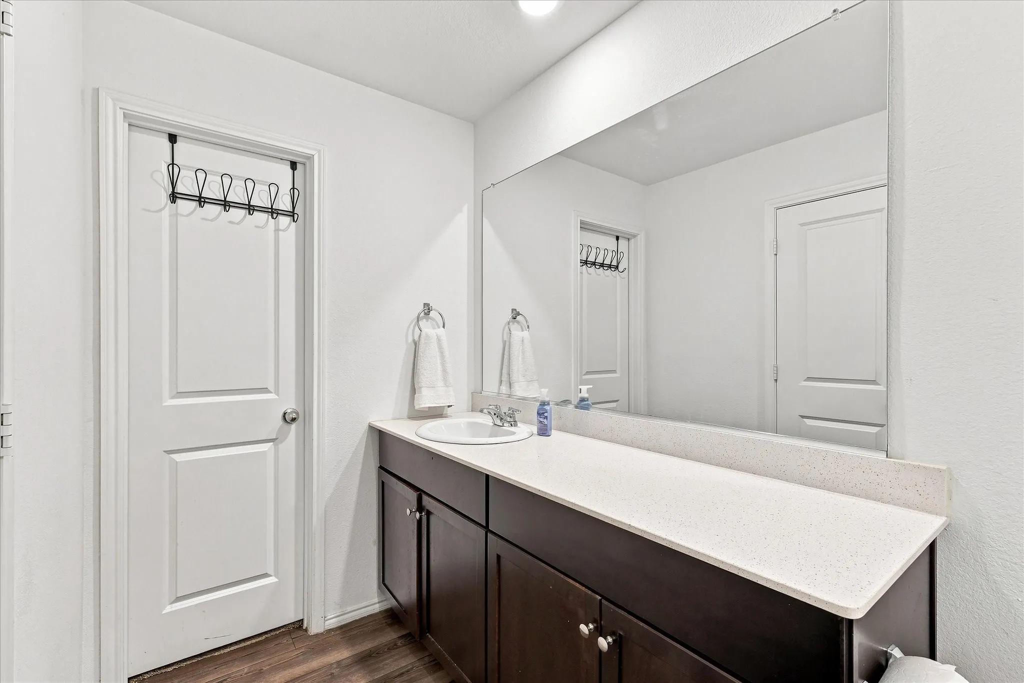 Single Family Residence For Sale in Kaufman County , 3948 Surrey Drive, Forney, Texas 75126, 3 Bedroom, 2 Bathroom, 2 Garage spaces, 1,260 Sqft, built in 2021, mls#21368025, Real Estate Agent in Forney, Homes For Sale in Kaufman county, Homes For Sale in Forney, Realtor in Forney Texas, Real Estate Brokerage Independent Realty Texas, Luminita Cordes Realtor