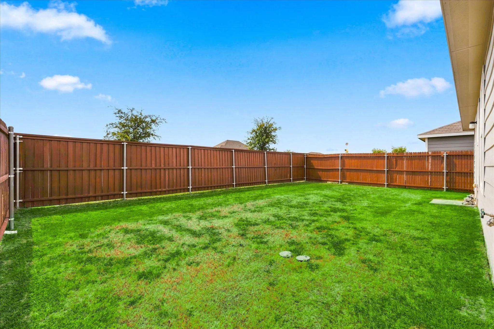 Single Family Residence For Sale in Kaufman County , 3948 Surrey Drive, Forney, Texas 75126, 3 Bedroom, 2 Bathroom, 2 Garage spaces, 1,260 Sqft, built in 2021, mls#21368025, Real Estate Agent in Forney, Homes For Sale in Kaufman county, Homes For Sale in Forney, Realtor in Forney Texas, Real Estate Brokerage Independent Realty Texas, Luminita Cordes Realtor