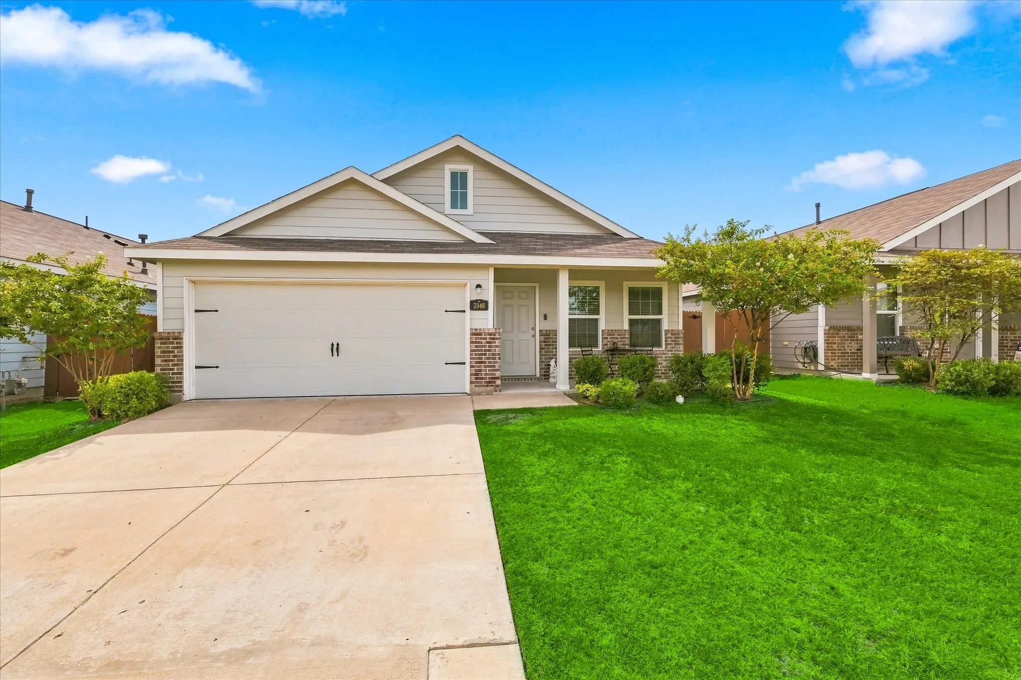 Single Family Residence For Sale in Kaufman County , 3948 Surrey Drive, Forney, Texas 75126, 3 Bedroom, 2 Bathroom, 2 Garage spaces, 1,260 Sqft, built in 2021, mls#21368025, Real Estate Agent in Forney, Homes For Sale in Kaufman county, Homes For Sale in Forney, Realtor in Forney Texas, Real Estate Brokerage Independent Realty Texas, Luminita Cordes Realtor