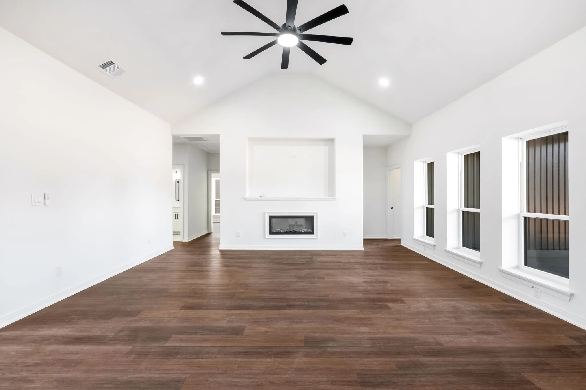 Single Family Residence For Sale in Johnson County , 4258 County Road 204, Alvarado, Texas 76009, 4 Bedroom, 3 Bathroom, 2 Garage spaces, 2,566 Sqft, built in 2026, mls#21367608, Real Estate Agent in Alvarado, Homes For Sale in Johnson county, Homes For Sale in Alvarado, Realtor in Alvarado Texas, Real Estate Brokerage Independent Realty Texas, Luminita Cordes Realtor