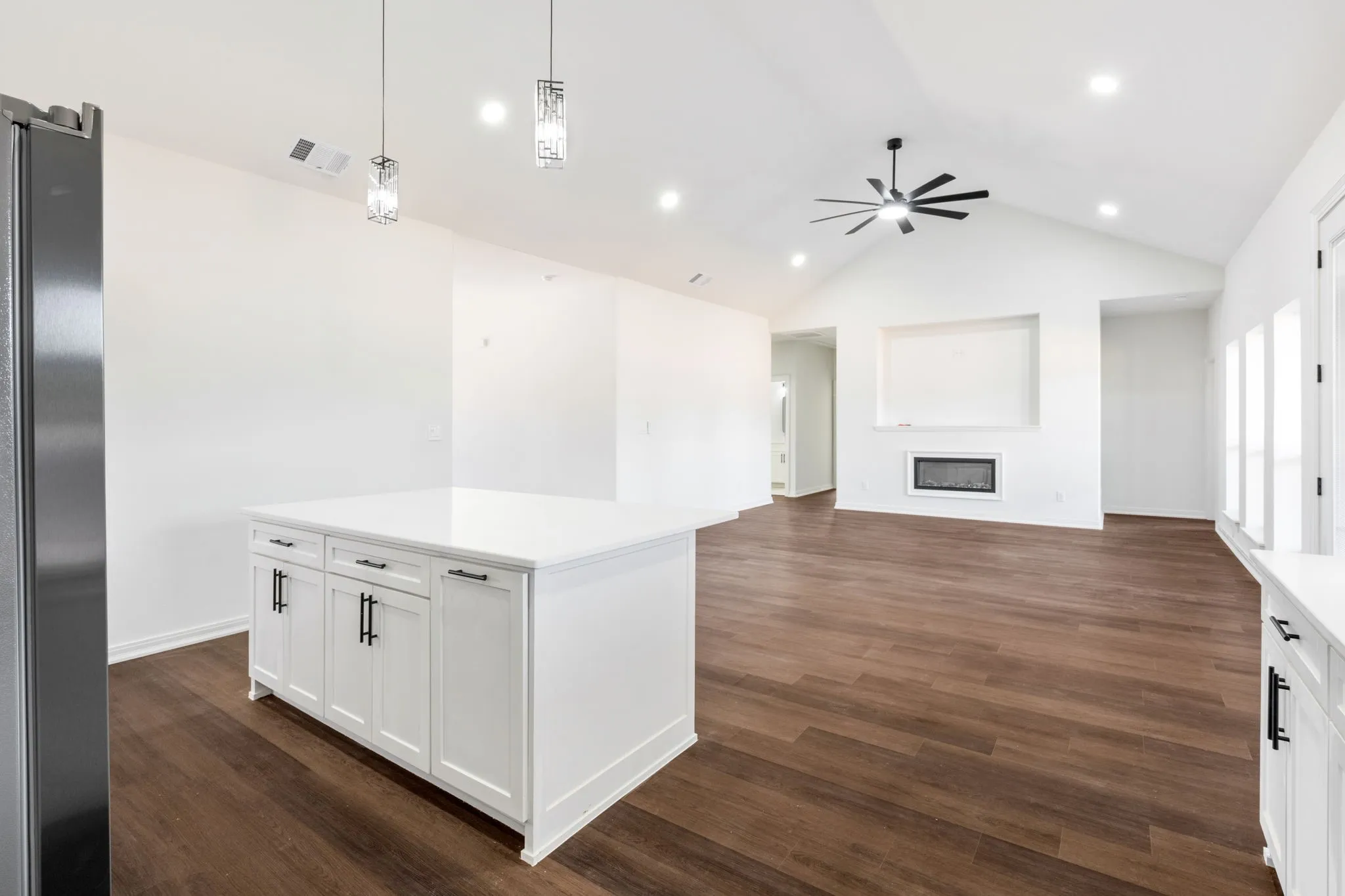 Single Family Residence For Sale in Johnson County , 4258 County Road 204, Alvarado, Texas 76009, 4 Bedroom, 3 Bathroom, 2 Garage spaces, 2,566 Sqft, built in 2026, mls#21367608, Real Estate Agent in Alvarado, Homes For Sale in Johnson county, Homes For Sale in Alvarado, Realtor in Alvarado Texas, Real Estate Brokerage Independent Realty Texas, Luminita Cordes Realtor
