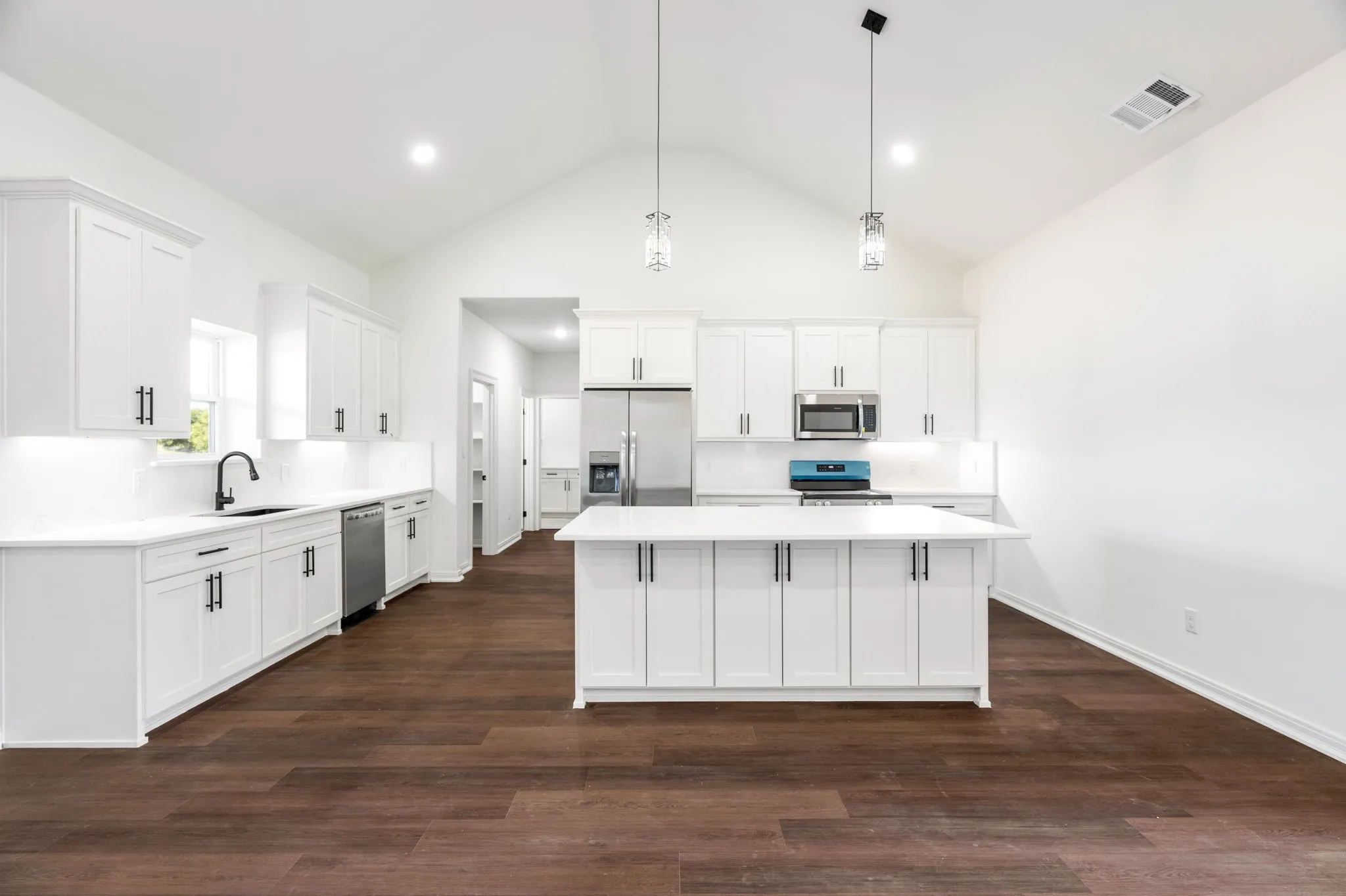 Single Family Residence For Sale in Johnson County , 4258 County Road 204, Alvarado, Texas 76009, 4 Bedroom, 3 Bathroom, 2 Garage spaces, 2,566 Sqft, built in 2026, mls#21367608, Real Estate Agent in Alvarado, Homes For Sale in Johnson county, Homes For Sale in Alvarado, Realtor in Alvarado Texas, Real Estate Brokerage Independent Realty Texas, Luminita Cordes Realtor