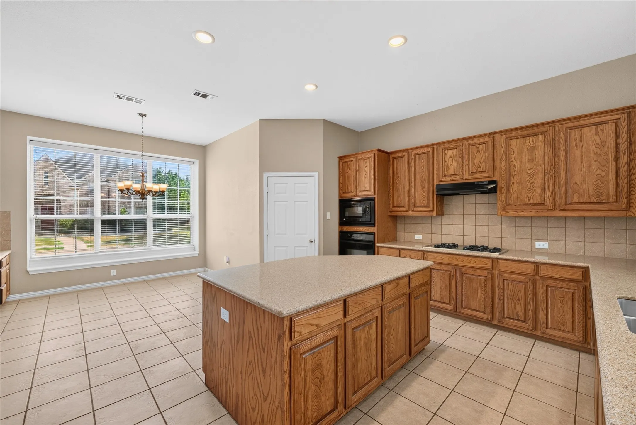 Single Family Residence For Rent in Collin County , 8701 Mandevilla Drive, Plano, Texas 75024, 4 Bedroom, 4 Bathroom, 3 Garage spaces, 4,024 Sqft, built in 2002, mls#21367846, Real Estate Agent in Plano, Homes For Rent in Collin county, Homes For Rent in Plano, Realtor in Plano Texas, Real Estate Brokerage Independent Realty Texas, Luminita Cordes Realtor