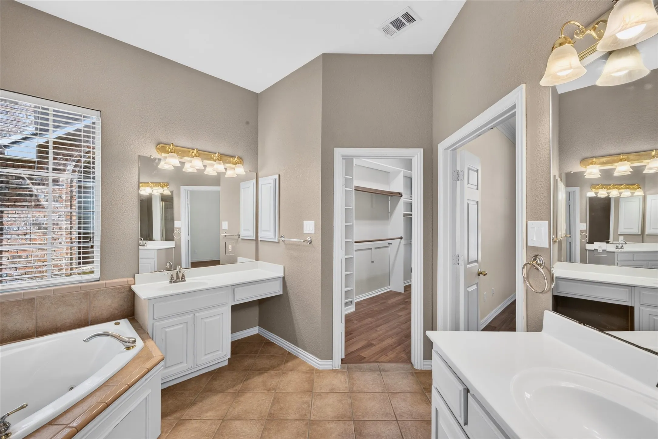 Single Family Residence For Rent in Collin County , 8701 Mandevilla Drive, Plano, Texas 75024, 4 Bedroom, 4 Bathroom, 3 Garage spaces, 4,024 Sqft, built in 2002, mls#21367846, Real Estate Agent in Plano, Homes For Rent in Collin county, Homes For Rent in Plano, Realtor in Plano Texas, Real Estate Brokerage Independent Realty Texas, Luminita Cordes Realtor