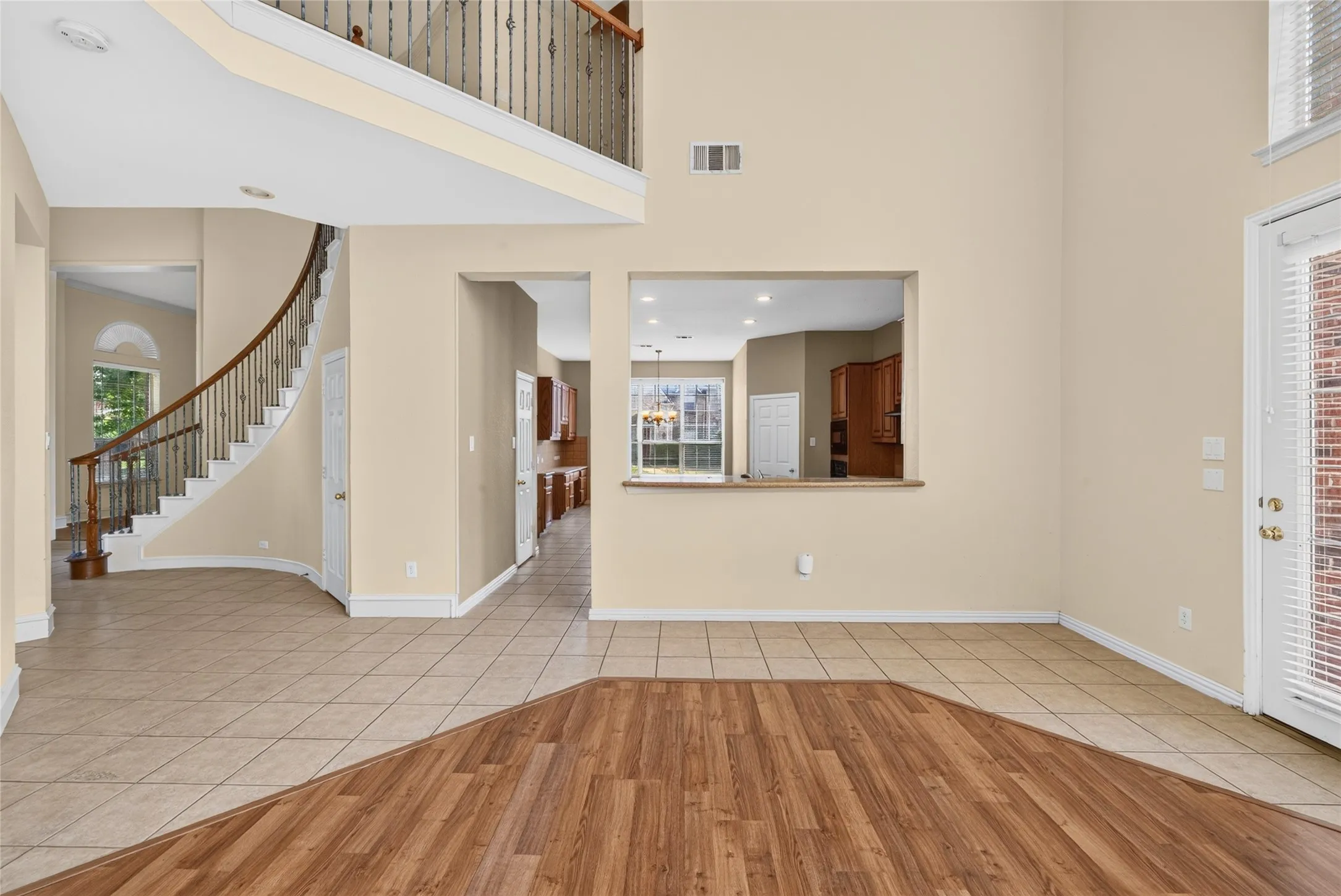 Single Family Residence For Rent in Collin County , 8701 Mandevilla Drive, Plano, Texas 75024, 4 Bedroom, 4 Bathroom, 3 Garage spaces, 4,024 Sqft, built in 2002, mls#21367846, Real Estate Agent in Plano, Homes For Rent in Collin county, Homes For Rent in Plano, Realtor in Plano Texas, Real Estate Brokerage Independent Realty Texas, Luminita Cordes Realtor