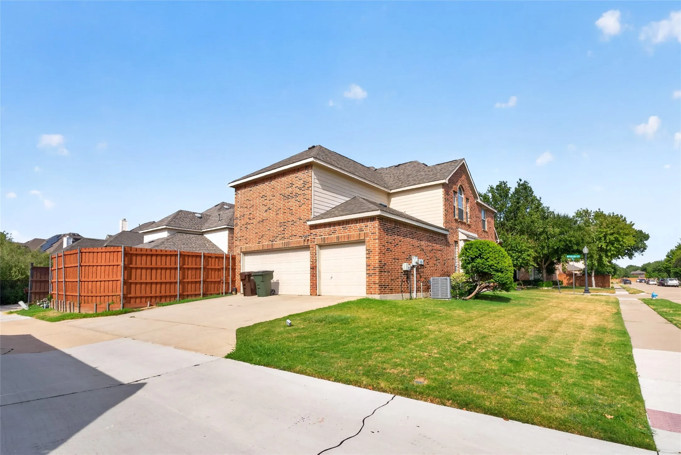 Single Family Residence For Rent in Collin County , 8701 Mandevilla Drive, Plano, Texas 75024, 4 Bedroom, 4 Bathroom, 3 Garage spaces, 4,024 Sqft, built in 2002, mls#21367846, Real Estate Agent in Plano, Homes For Rent in Collin county, Homes For Rent in Plano, Realtor in Plano Texas, Real Estate Brokerage Independent Realty Texas, Luminita Cordes Realtor