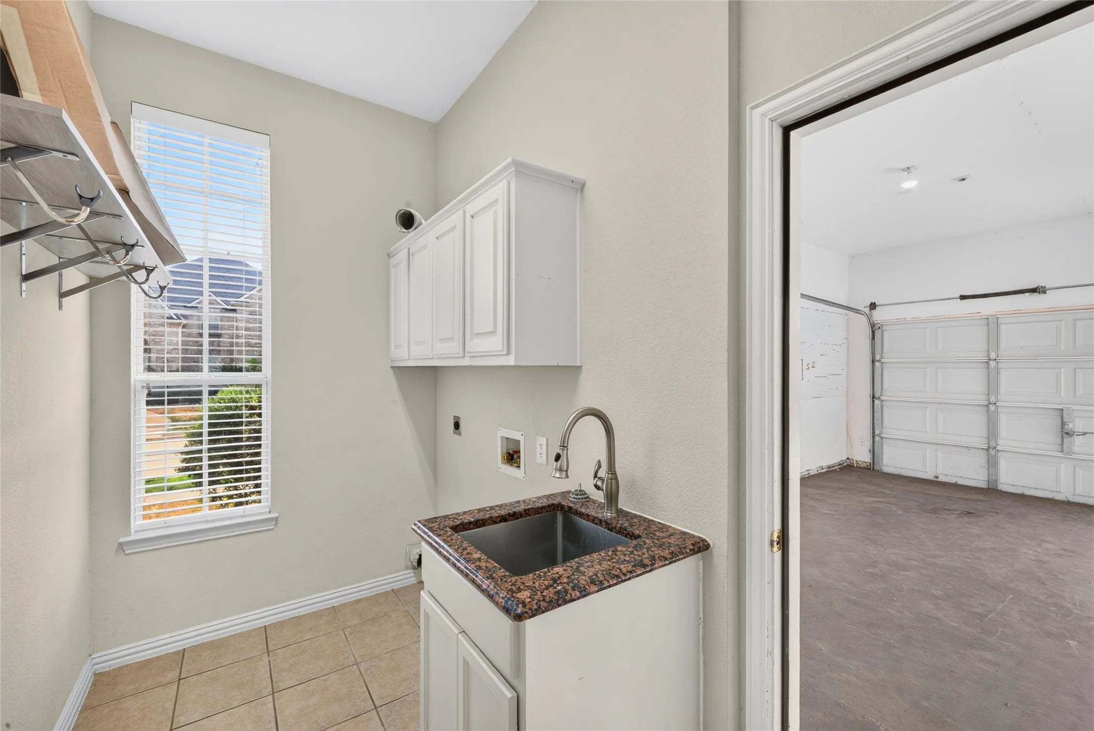 Single Family Residence For Rent in Collin County , 8701 Mandevilla Drive, Plano, Texas 75024, 4 Bedroom, 4 Bathroom, 3 Garage spaces, 4,024 Sqft, built in 2002, mls#21367846, Real Estate Agent in Plano, Homes For Rent in Collin county, Homes For Rent in Plano, Realtor in Plano Texas, Real Estate Brokerage Independent Realty Texas, Luminita Cordes Realtor