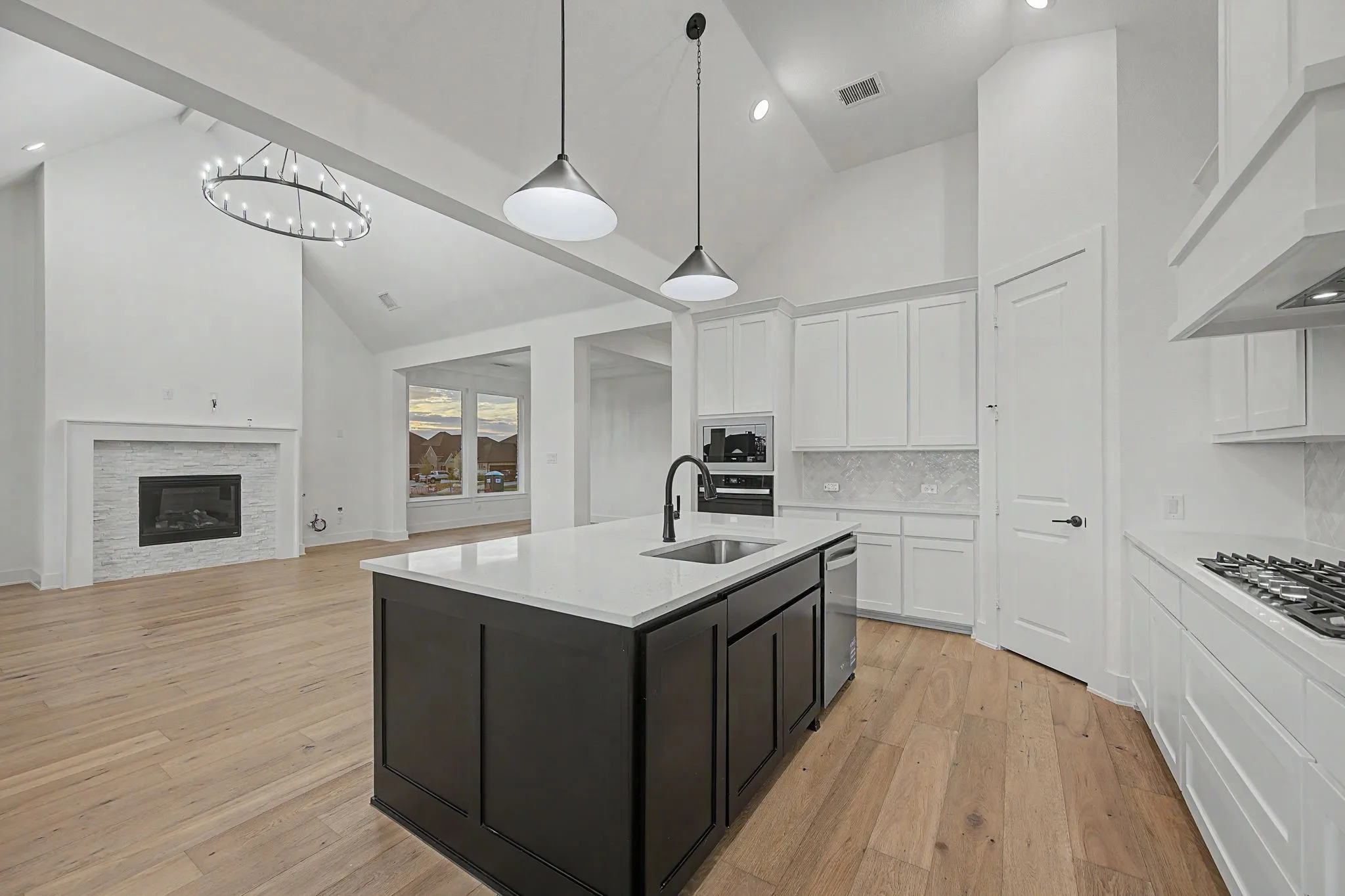 Single Family Residence For Sale in Rockwall County , 3123 Bexar Street, Rockwall, Texas 75032, 5 Bedroom, 6 Bathroom, 3 Garage spaces, 3,948 Sqft, built in 2025, mls#21366582, Real Estate Agent in Rockwall, Homes For Sale in Rockwall county, Homes For Sale in Rockwall, Realtor in Rockwall Texas, Real Estate Brokerage Independent Realty Texas, Luminita Cordes Realtor