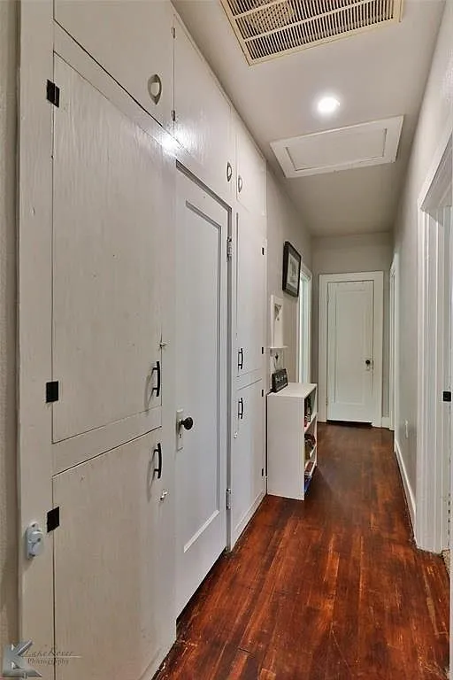 Single Family Residence For Rent in Taylor County , 1010 Stowe Street, Abilene, Texas 79605, 3 Bedroom, 1 Bathroom, 2 Garage spaces, 1,580 Sqft, built in 1935, mls#21368036, Real Estate Agent in Abilene, Homes For Rent in Taylor county, Homes For Rent in Abilene, Realtor in Abilene Texas, Real Estate Brokerage Independent Realty Texas, Luminita Cordes Realtor
