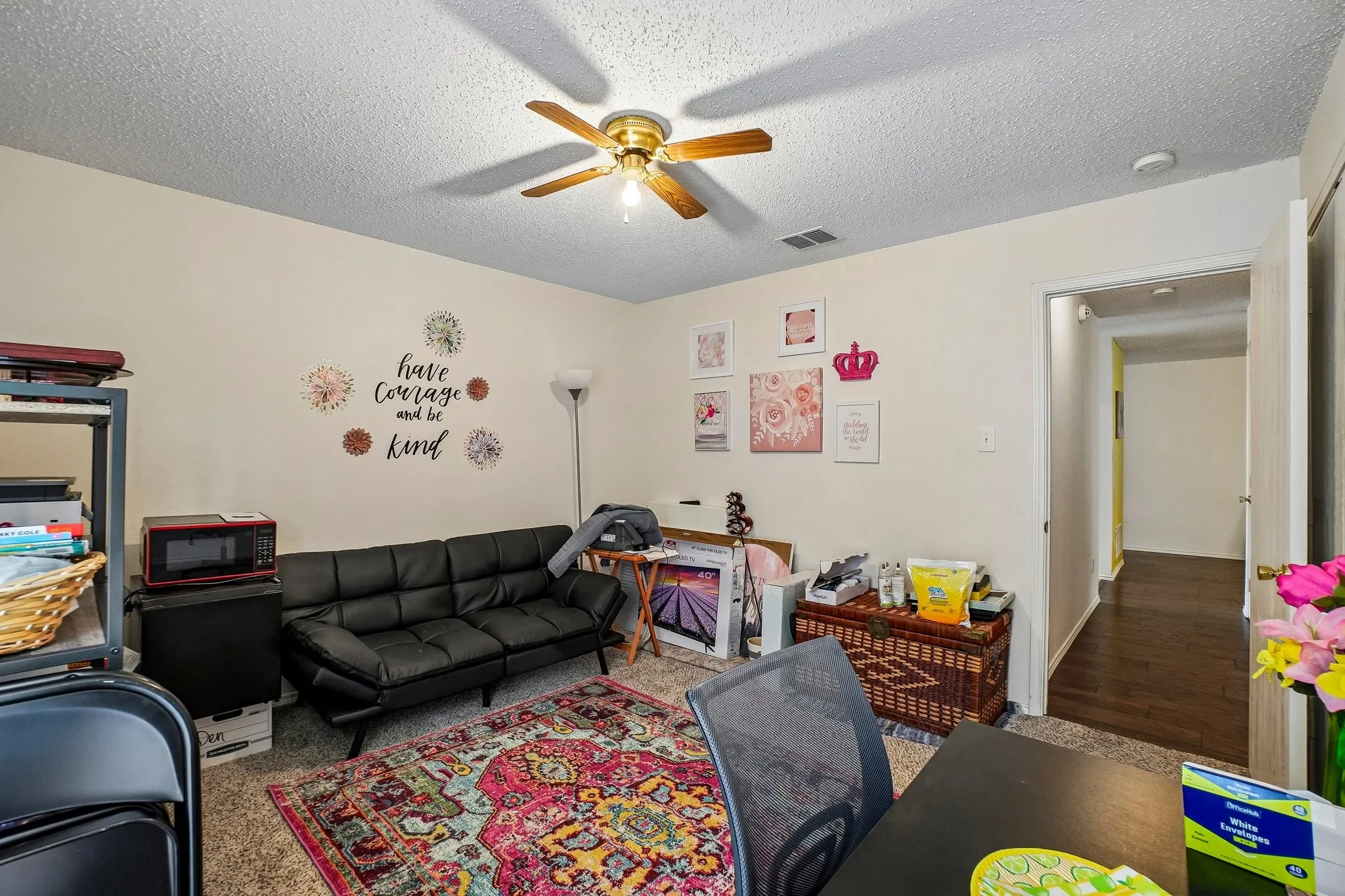 Single Family Residence For Sale in Dallas County , 659 Pondview Drive, Cedar Hill, Texas 75104, 3 Bedroom, 2 Bathroom, 2 Garage spaces, 1,960 Sqft, built in 2001, mls#21367848, Real Estate Agent in Cedar Hill, Homes For Sale in Dallas county, Homes For Sale in Cedar Hill, Realtor in Cedar Hill Texas, Real Estate Brokerage Independent Realty Texas, Luminita Cordes Realtor