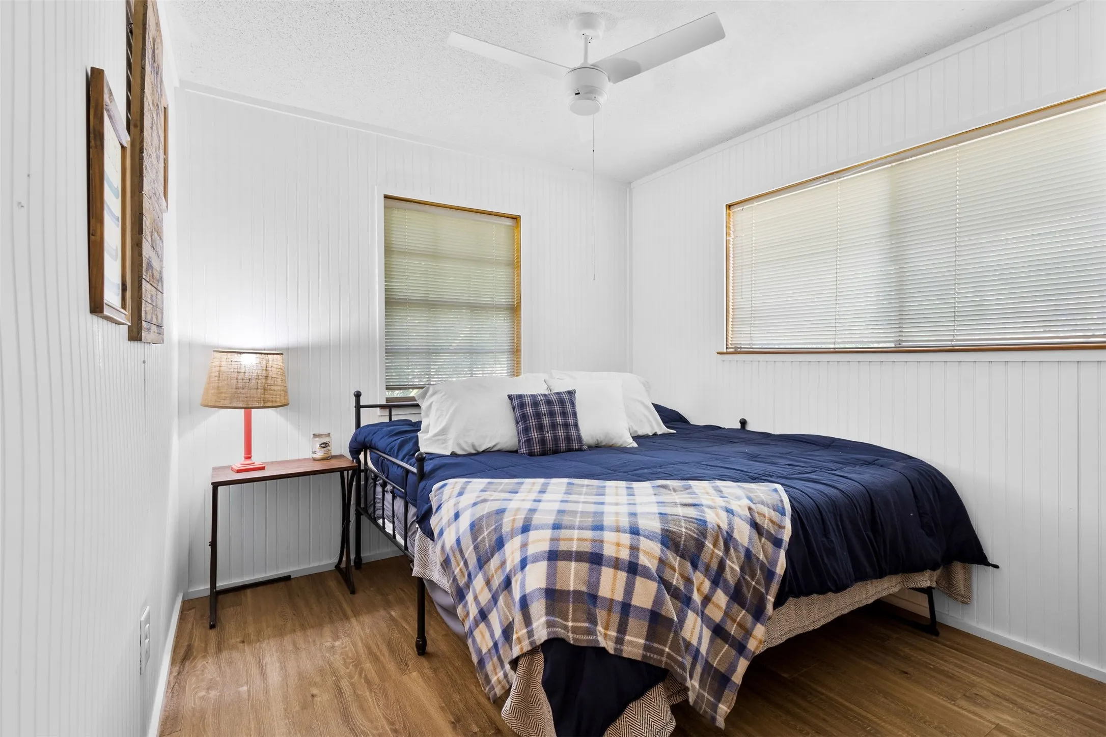Single Family Residence For Rent in Henderson County , 111 Island Park Drive, Gun Barrel City, Texas 75156, 3 Bedroom, 2 Bathroom, Garage spaces, 900 Sqft, built in 1974, mls#21368054, Real Estate Agent in Gun Barrel City, Homes For Rent in Henderson county, Homes For Rent in Gun Barrel City, Realtor in Gun Barrel City Texas, Real Estate Brokerage Independent Realty Texas, Luminita Cordes Realtor