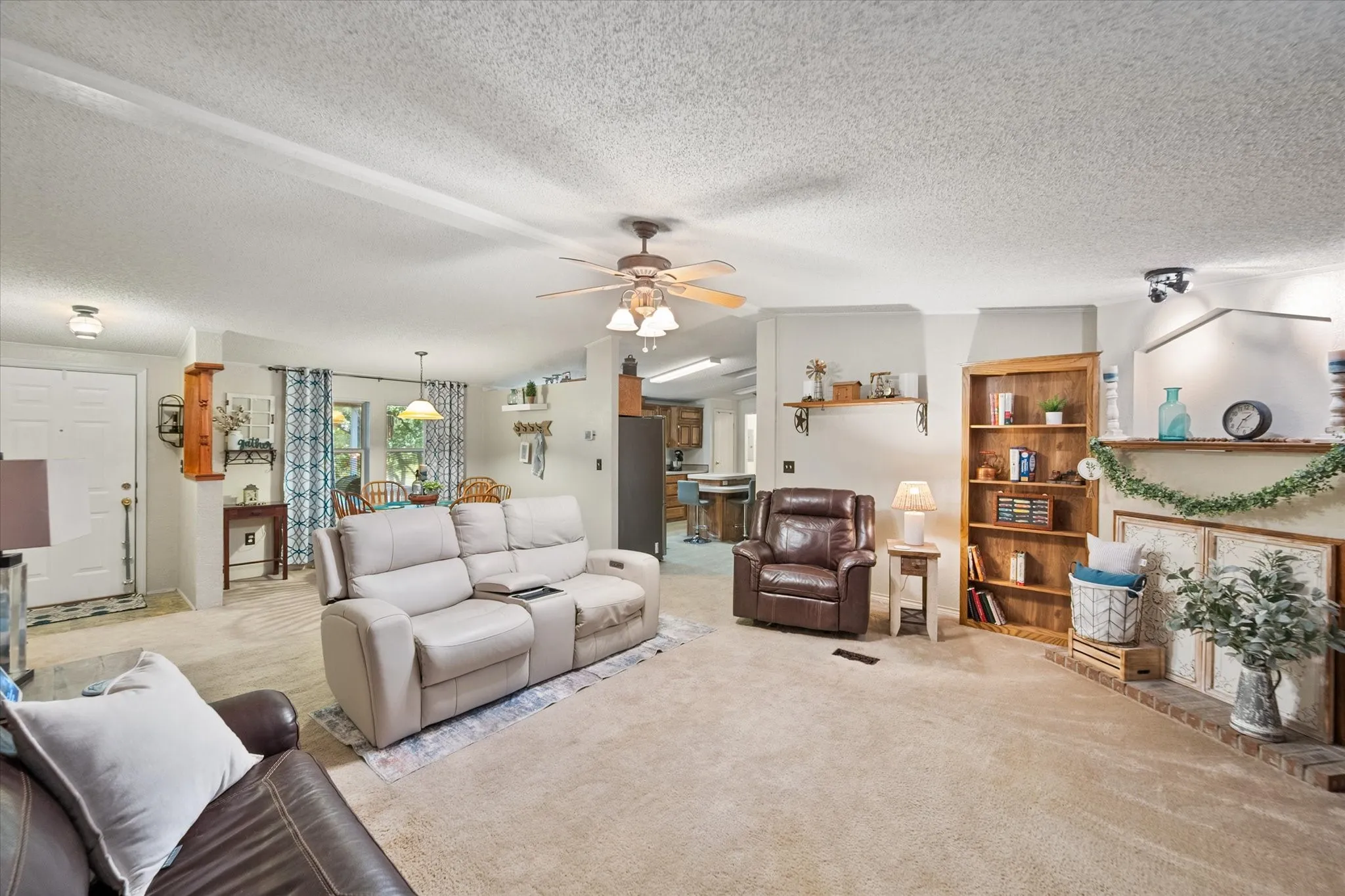Mobile Home For Sale in Parker County , 576 Threatt, Weatherford, Texas 76088, 3 Bedroom, 2 Bathroom, Garage spaces, 1,568 Sqft, built in 2001, mls#21368019, Real Estate Agent in Weatherford, Homes For Sale in Parker county, Homes For Sale in Weatherford, Realtor in Weatherford Texas, Real Estate Brokerage Independent Realty Texas, Luminita Cordes Realtor