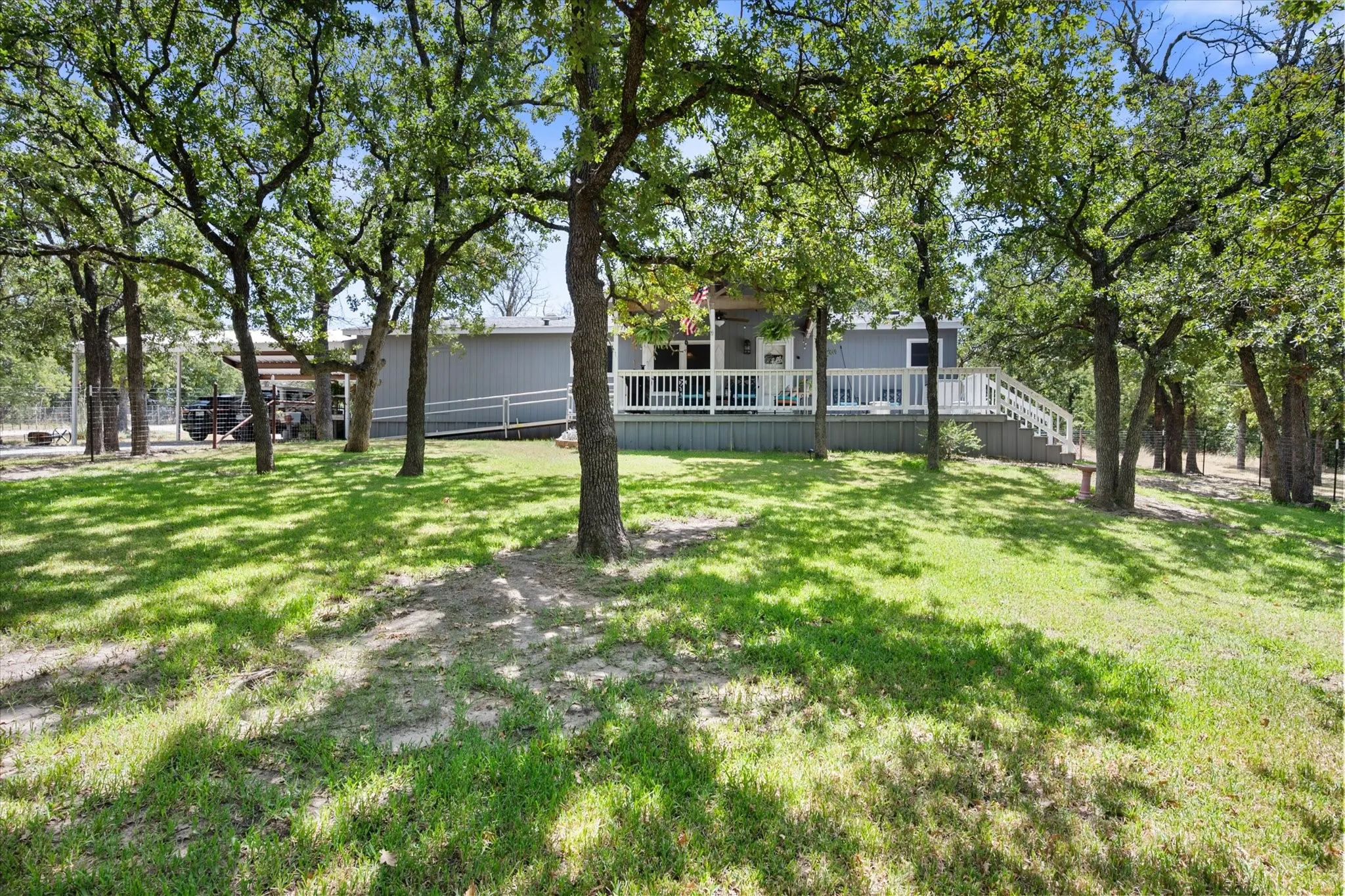 Mobile Home For Sale in Parker County , 576 Threatt, Weatherford, Texas 76088, 3 Bedroom, 2 Bathroom, Garage spaces, 1,568 Sqft, built in 2001, mls#21368019, Real Estate Agent in Weatherford, Homes For Sale in Parker county, Homes For Sale in Weatherford, Realtor in Weatherford Texas, Real Estate Brokerage Independent Realty Texas, Luminita Cordes Realtor