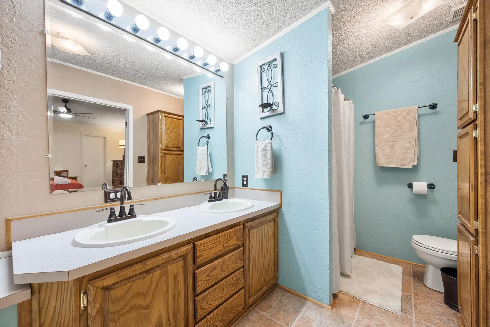 Mobile Home For Sale in Parker County , 576 Threatt, Weatherford, Texas 76088, 3 Bedroom, 2 Bathroom, Garage spaces, 1,568 Sqft, built in 2001, mls#21368019, Real Estate Agent in Weatherford, Homes For Sale in Parker county, Homes For Sale in Weatherford, Realtor in Weatherford Texas, Real Estate Brokerage Independent Realty Texas, Luminita Cordes Realtor