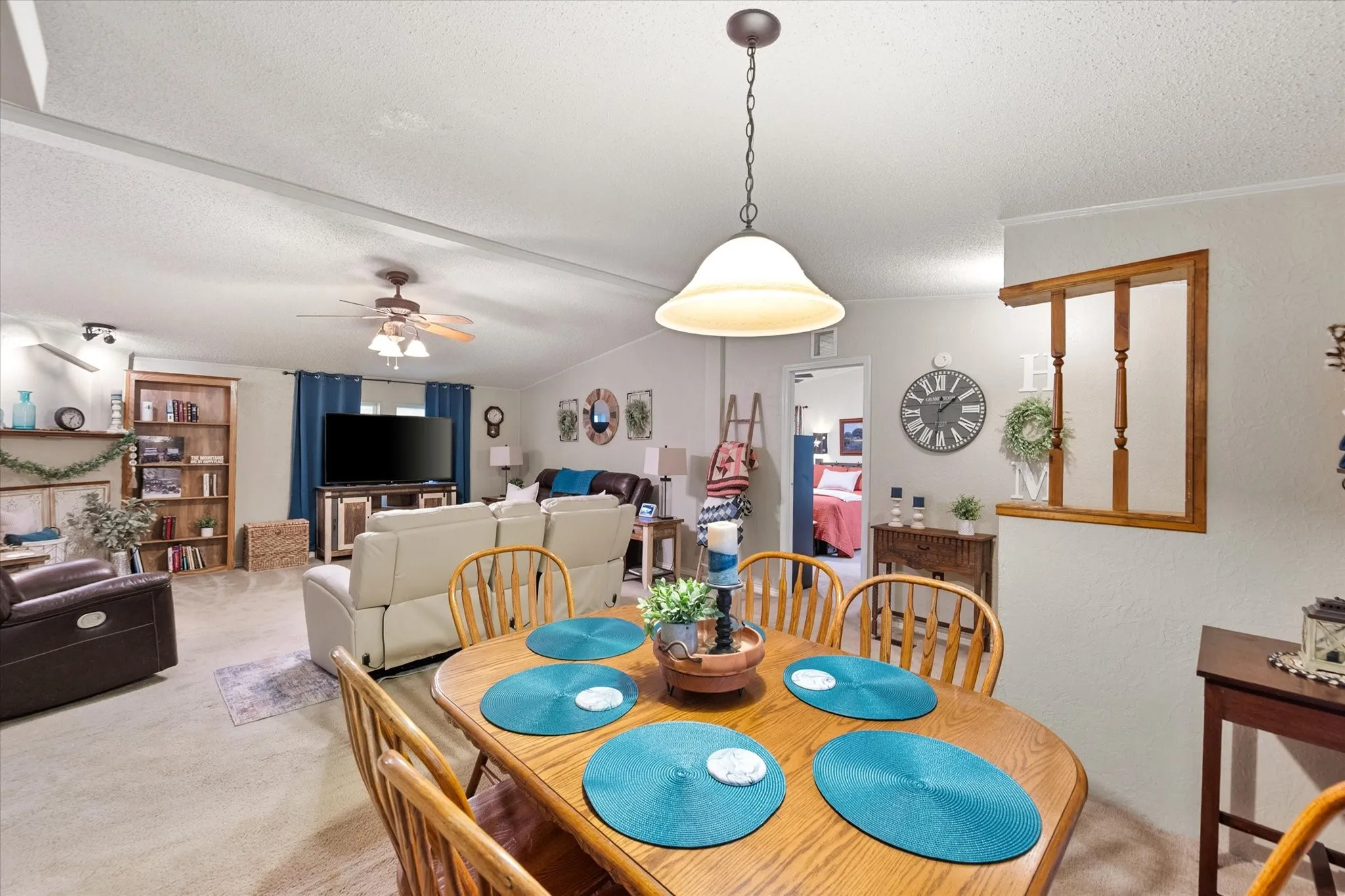 Mobile Home For Sale in Parker County , 576 Threatt, Weatherford, Texas 76088, 3 Bedroom, 2 Bathroom, Garage spaces, 1,568 Sqft, built in 2001, mls#21368019, Real Estate Agent in Weatherford, Homes For Sale in Parker county, Homes For Sale in Weatherford, Realtor in Weatherford Texas, Real Estate Brokerage Independent Realty Texas, Luminita Cordes Realtor