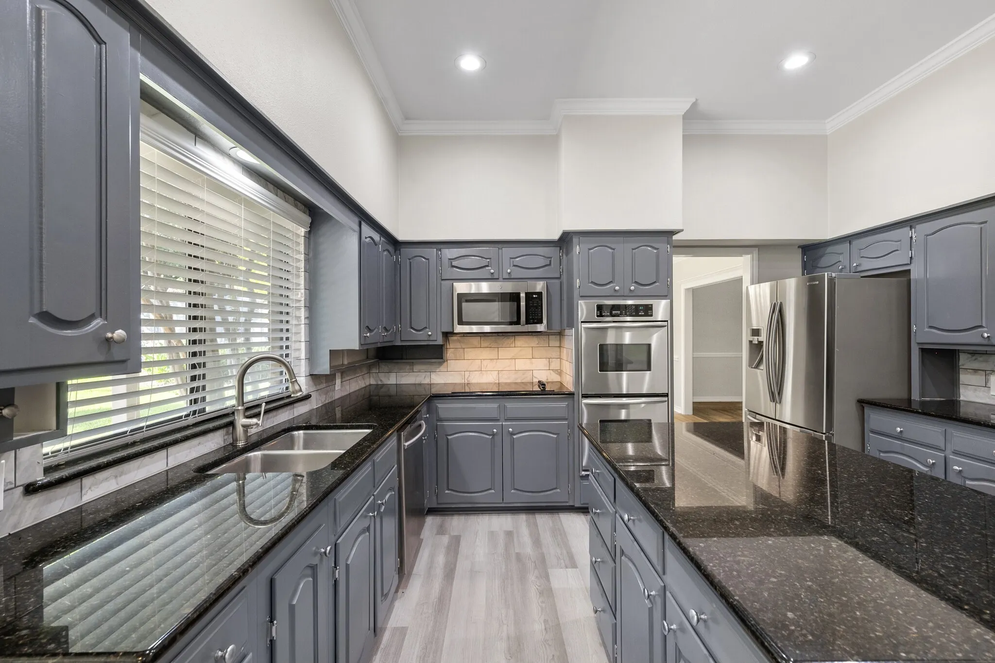 Single Family Residence For Sale in Tarrant County , 4351 Bullfinch Court, Fort Worth, Texas 76133, 3 Bedroom, 3 Bathroom, 2 Garage spaces, 3,164 Sqft, built in 1977, mls#21368061, Real Estate Agent in Fort Worth, Homes For Sale in Tarrant county, Homes For Sale in Fort Worth, Realtor in Fort Worth Texas, Real Estate Brokerage Independent Realty Texas, Luminita Cordes Realtor