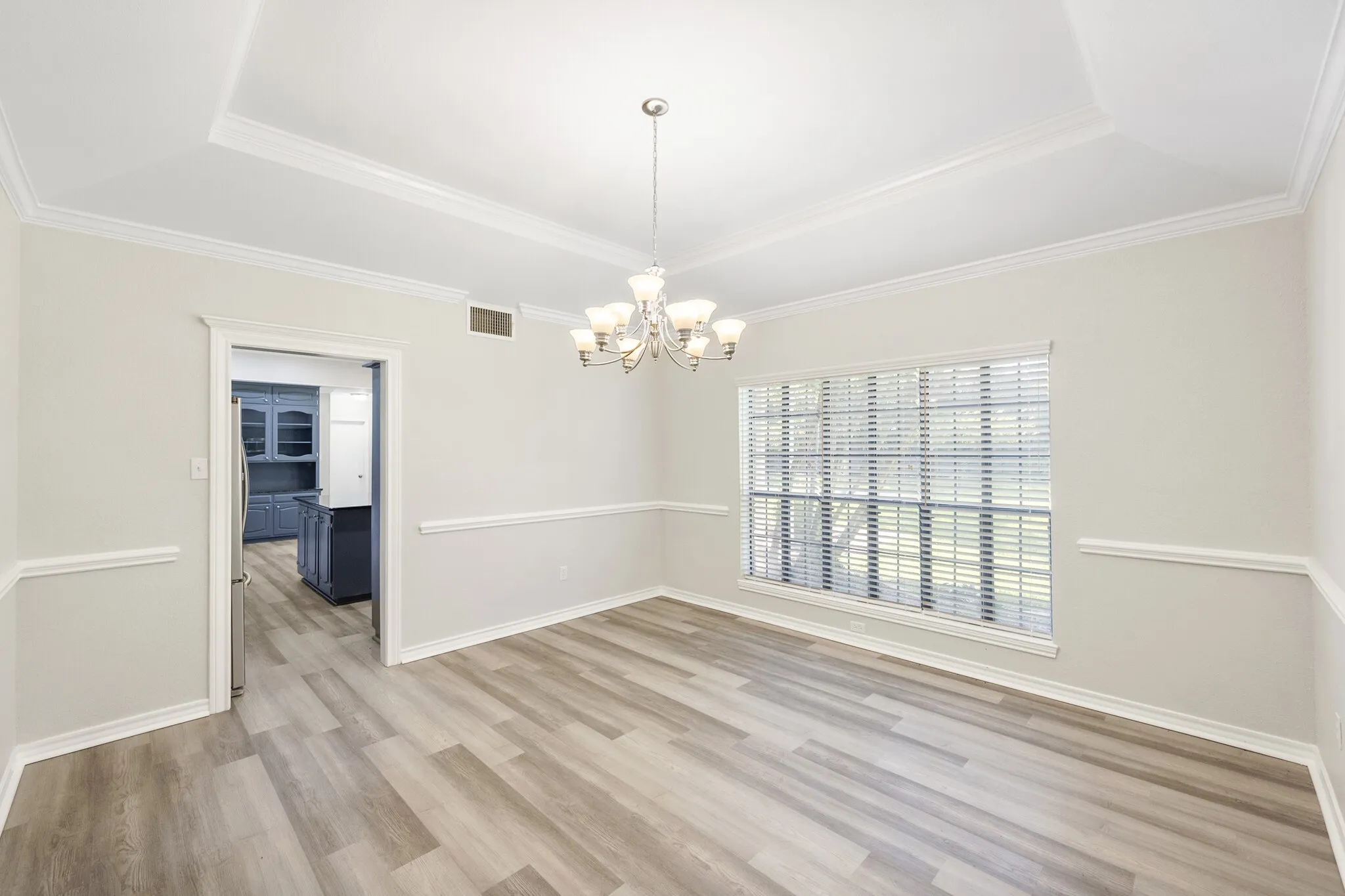 Single Family Residence For Sale in Tarrant County , 4351 Bullfinch Court, Fort Worth, Texas 76133, 3 Bedroom, 3 Bathroom, 2 Garage spaces, 3,164 Sqft, built in 1977, mls#21368061, Real Estate Agent in Fort Worth, Homes For Sale in Tarrant county, Homes For Sale in Fort Worth, Realtor in Fort Worth Texas, Real Estate Brokerage Independent Realty Texas, Luminita Cordes Realtor