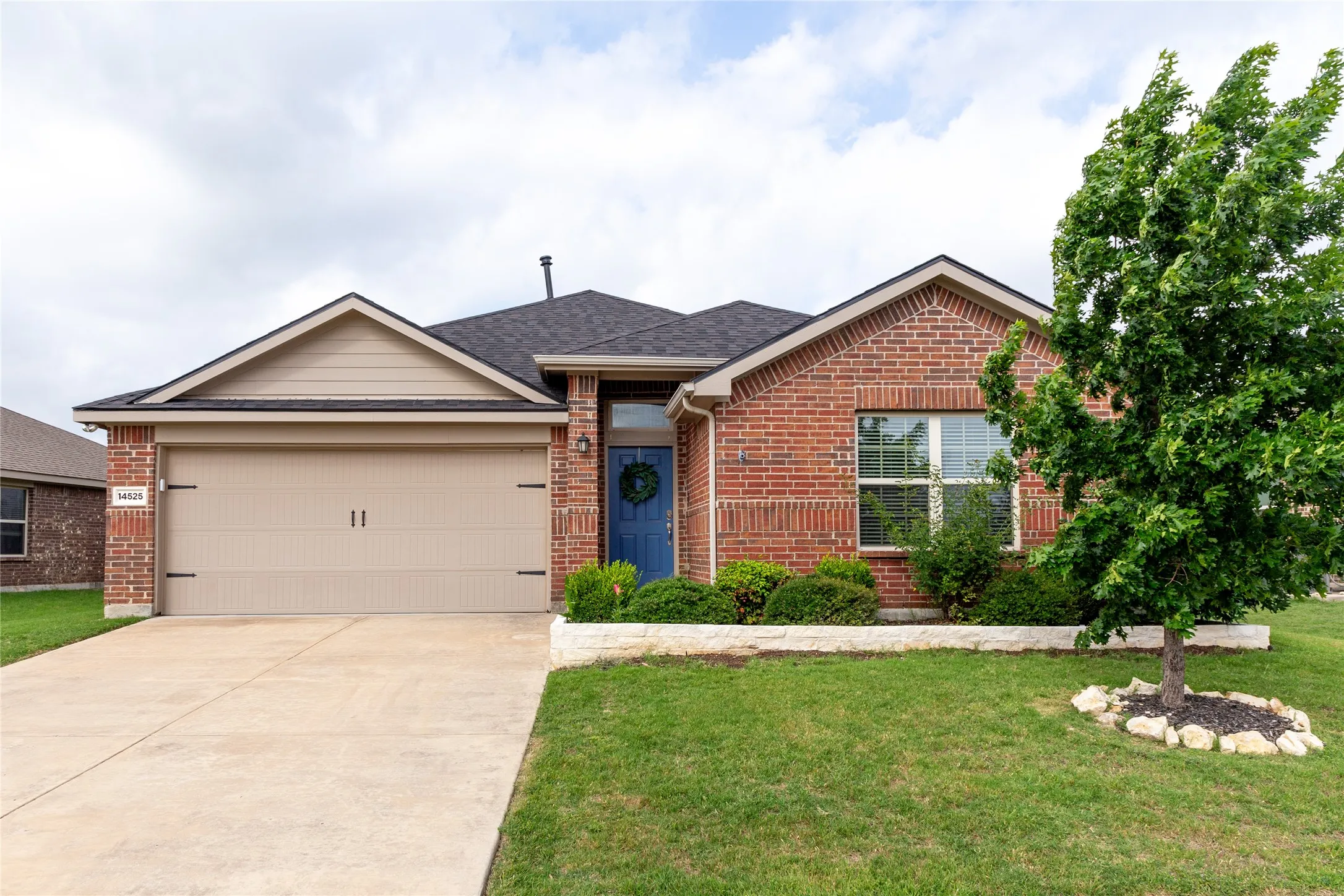 Single Family Residence For Rent in Denton County , 14525 Serrano Ridge Road, Fort Worth, Texas 76052, 3 Bedroom, 2 Bathroom, 2 Garage spaces, 1,508 Sqft, built in 2018, mls#21368062, Real Estate Agent in Fort Worth, Homes For Rent in Denton county, Homes For Rent in Fort Worth, Realtor in Fort Worth Texas, Real Estate Brokerage Independent Realty Texas, Luminita Cordes Realtor