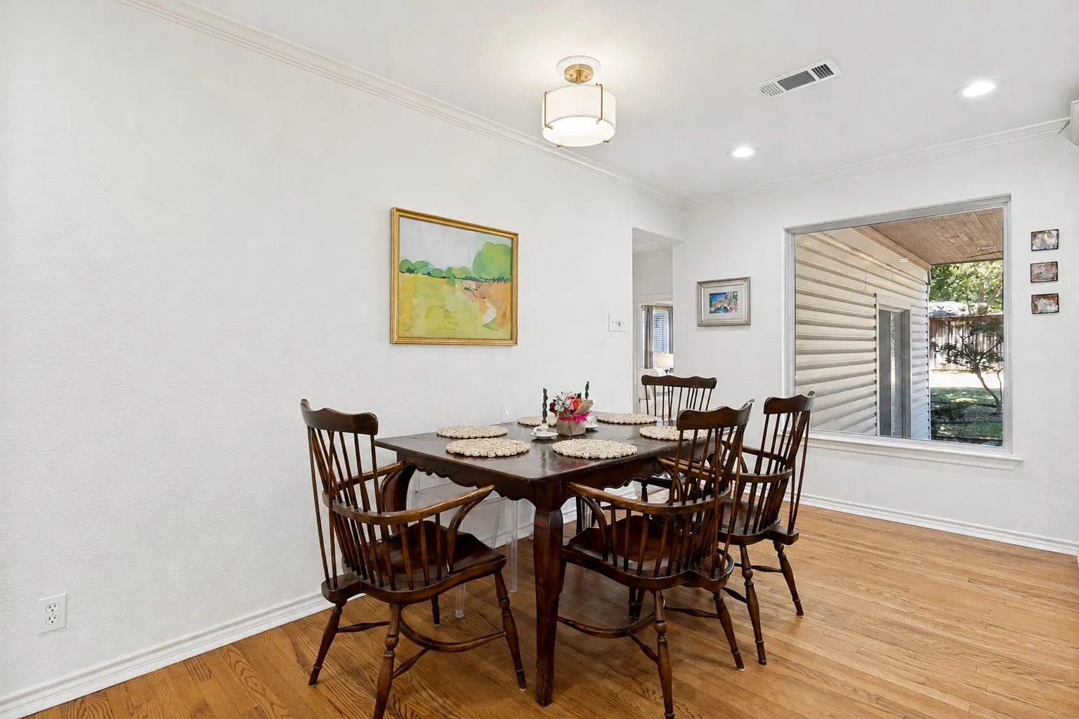 Single Family Residence For Rent in Dallas County , 4017 Beechwood Lane, Dallas, Texas 75220, 3 Bedroom, 2 Bathroom, 1 Garage spaces, 1,432 Sqft, built in 1951, mls#21366319, Real Estate Agent in Dallas, Homes For Rent in Dallas county, Homes For Rent in Dallas, Realtor in Dallas Texas, Real Estate Brokerage Independent Realty Texas, Luminita Cordes Realtor