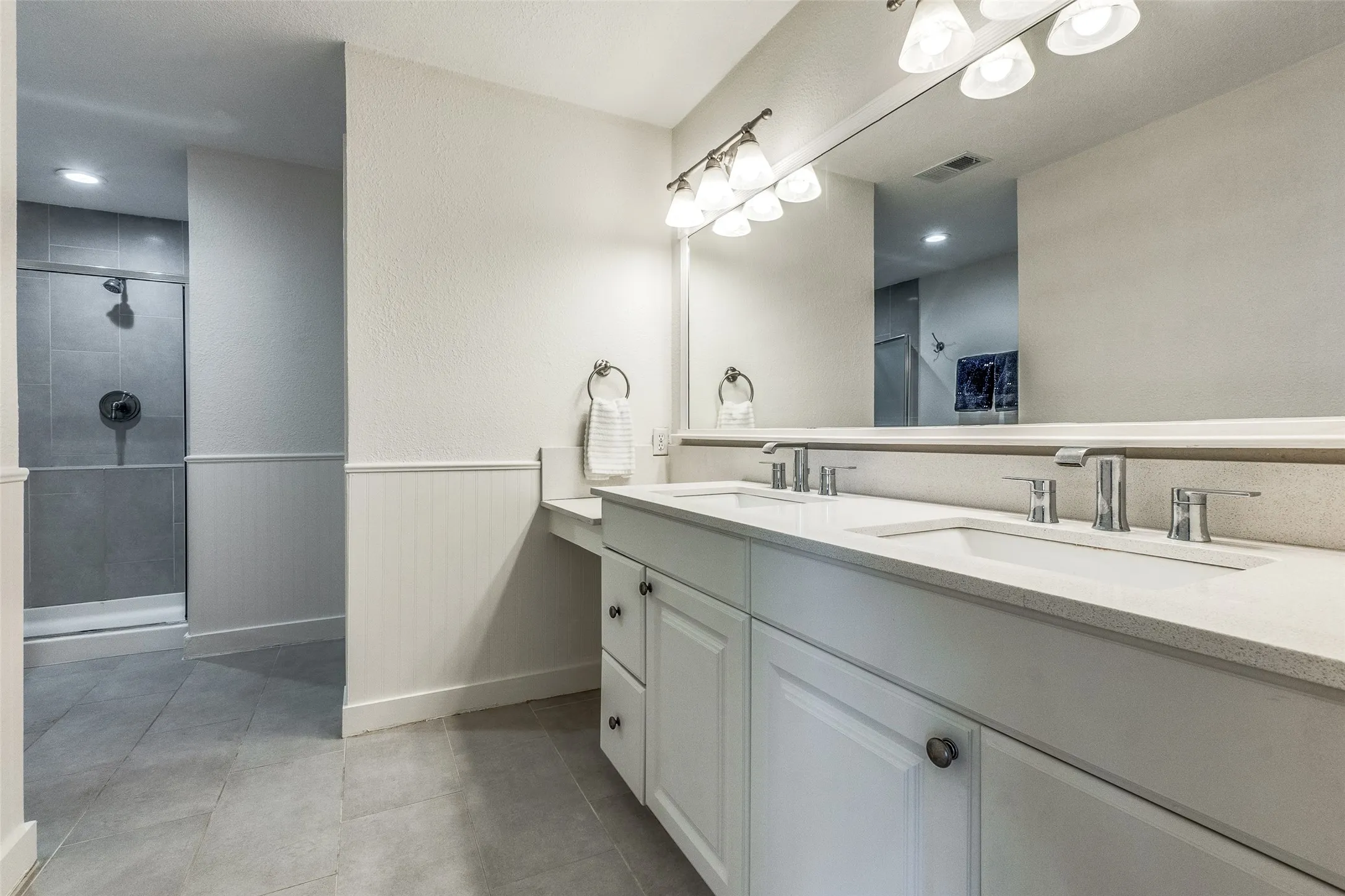 Single Family Residence For Rent in Dallas County , 4017 Beechwood Lane, Dallas, Texas 75220, 3 Bedroom, 2 Bathroom, 1 Garage spaces, 1,432 Sqft, built in 1951, mls#21366319, Real Estate Agent in Dallas, Homes For Rent in Dallas county, Homes For Rent in Dallas, Realtor in Dallas Texas, Real Estate Brokerage Independent Realty Texas, Luminita Cordes Realtor