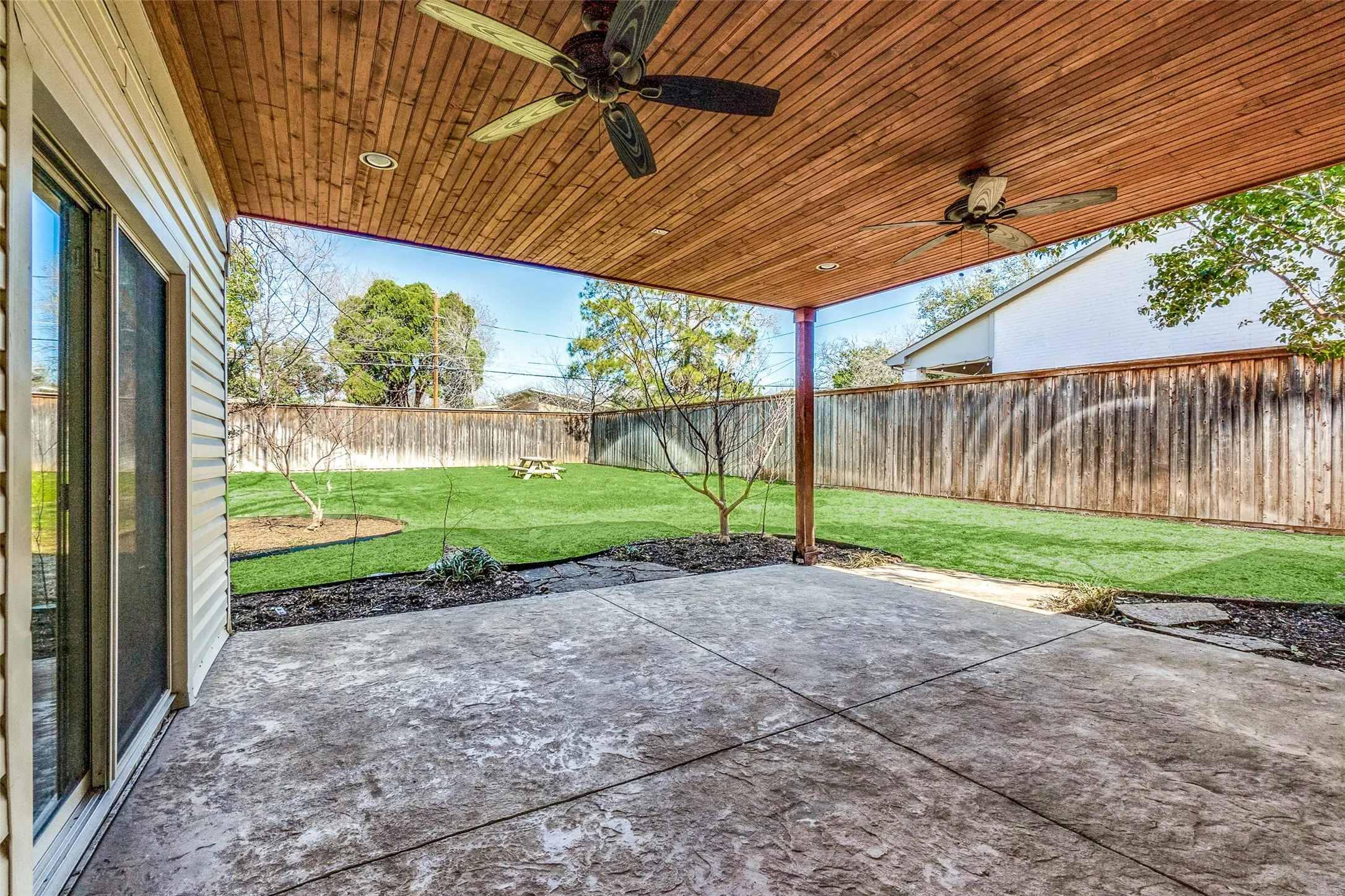 Single Family Residence For Rent in Dallas County , 4017 Beechwood Lane, Dallas, Texas 75220, 3 Bedroom, 2 Bathroom, 1 Garage spaces, 1,432 Sqft, built in 1951, mls#21366319, Real Estate Agent in Dallas, Homes For Rent in Dallas county, Homes For Rent in Dallas, Realtor in Dallas Texas, Real Estate Brokerage Independent Realty Texas, Luminita Cordes Realtor