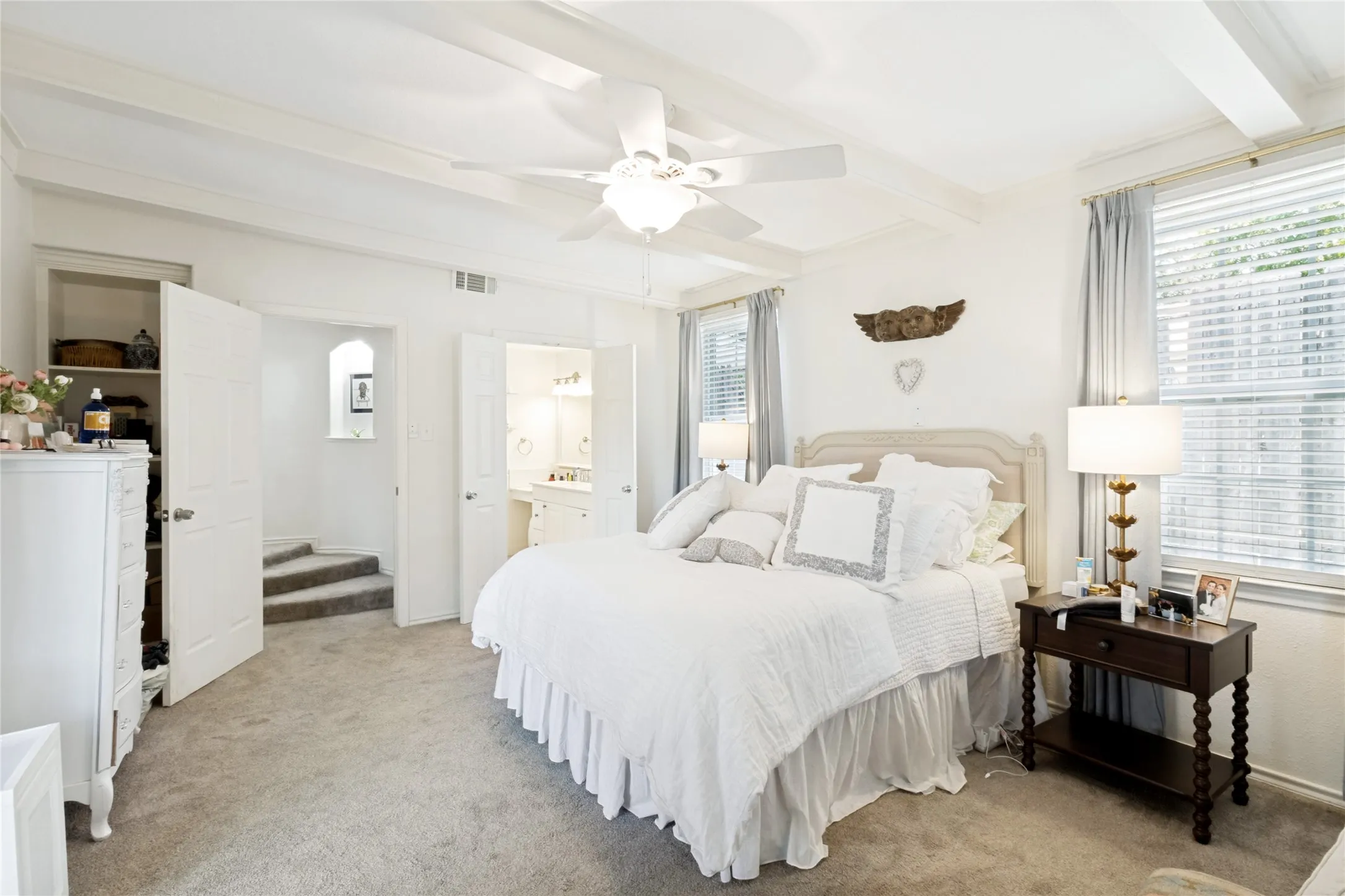 Single Family Residence For Rent in Dallas County , 4017 Beechwood Lane, Dallas, Texas 75220, 3 Bedroom, 2 Bathroom, 1 Garage spaces, 1,432 Sqft, built in 1951, mls#21366319, Real Estate Agent in Dallas, Homes For Rent in Dallas county, Homes For Rent in Dallas, Realtor in Dallas Texas, Real Estate Brokerage Independent Realty Texas, Luminita Cordes Realtor