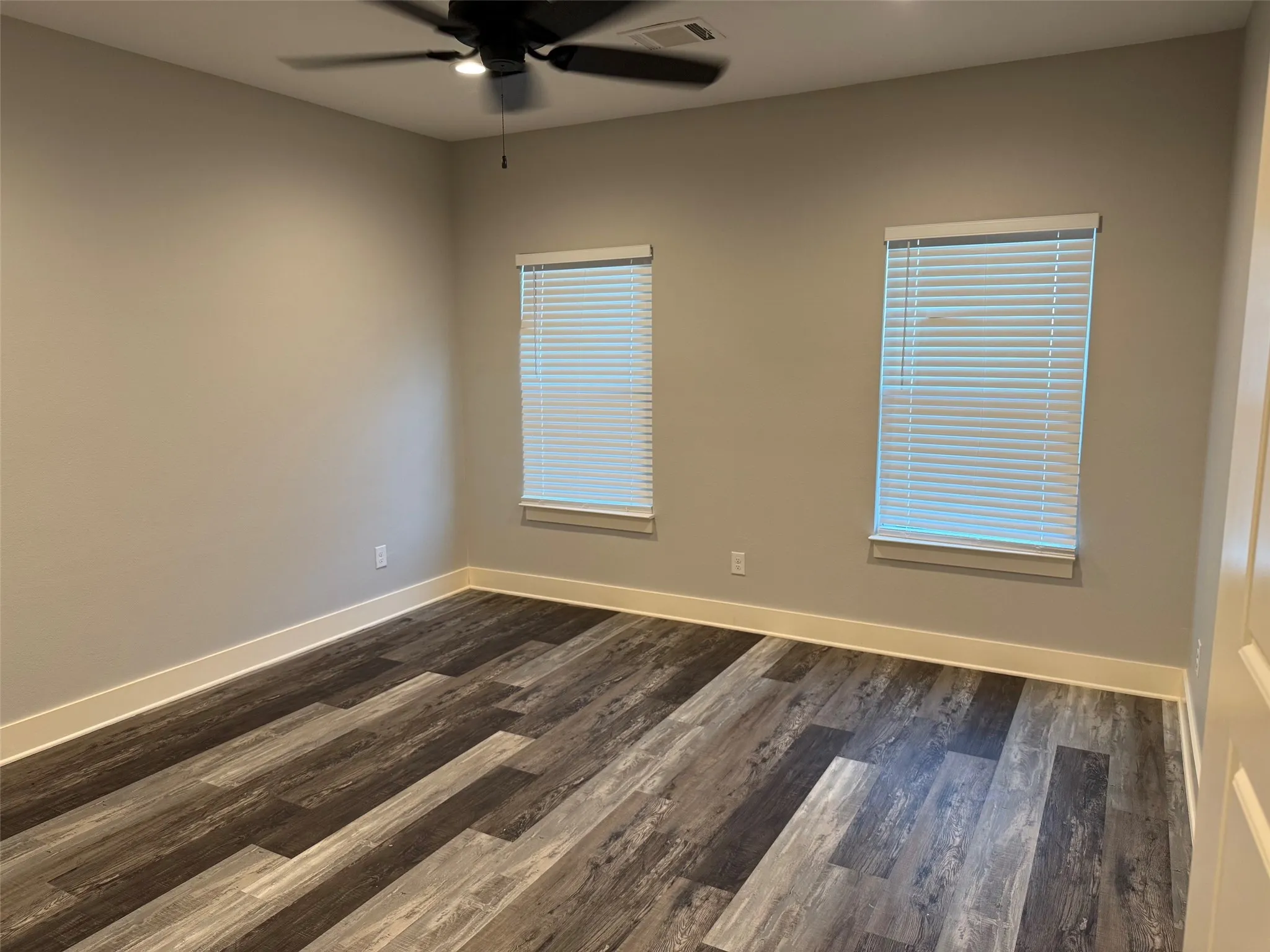 Single Family Residence For Rent in Grayson County , 4906 Dry Creek Road, Sherman, Texas 75092, 3 Bedroom, 2 Bathroom, 2 Garage spaces, 1,604 Sqft, built in 2022, mls#21346927, Real Estate Agent in Sherman, Homes For Rent in Grayson county, Homes For Rent in Sherman, Realtor in Sherman Texas, Real Estate Brokerage Independent Realty Texas, Luminita Cordes Realtor