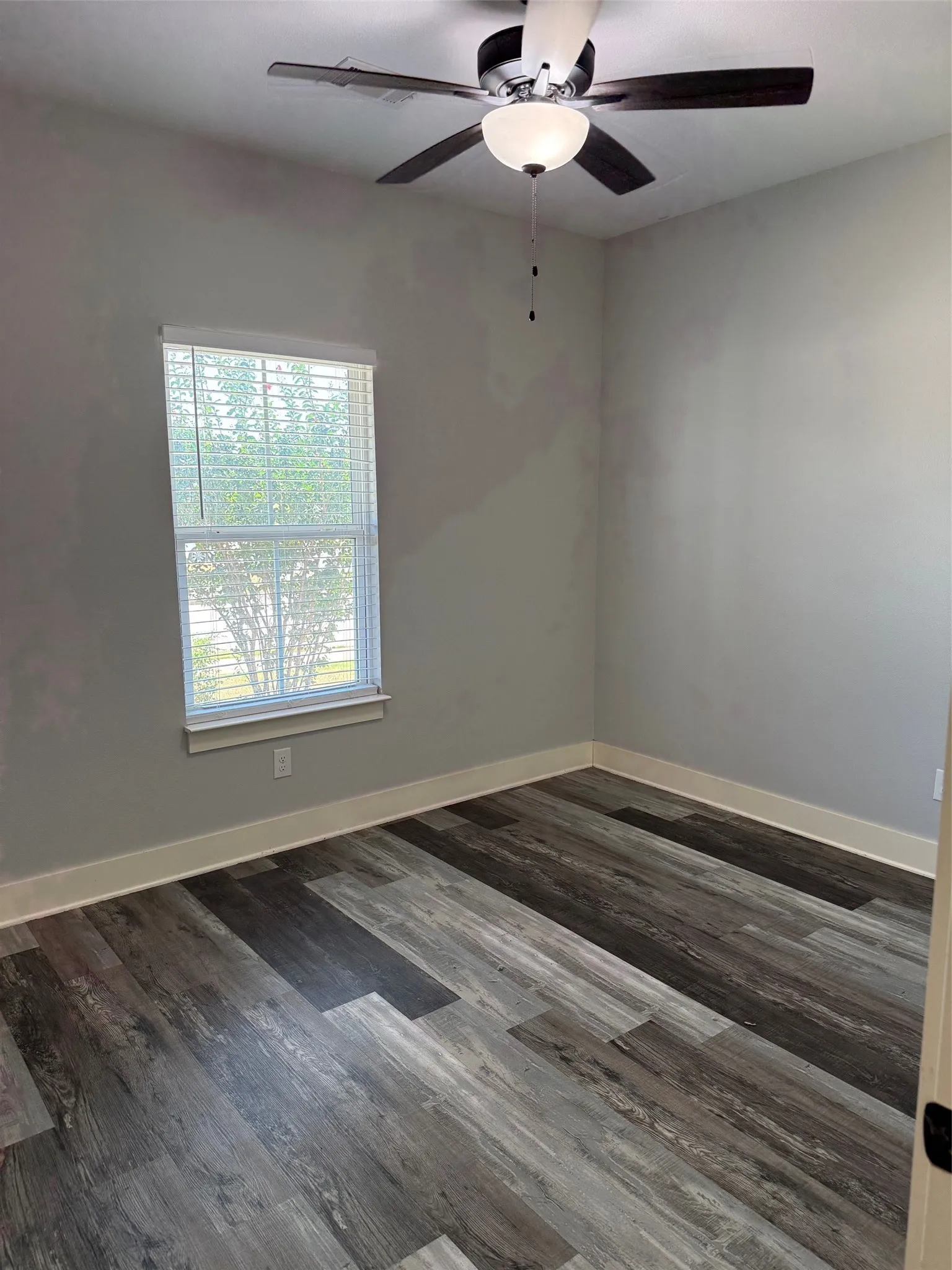 Single Family Residence For Rent in Grayson County , 4906 Dry Creek Road, Sherman, Texas 75092, 3 Bedroom, 2 Bathroom, 2 Garage spaces, 1,604 Sqft, built in 2022, mls#21346927, Real Estate Agent in Sherman, Homes For Rent in Grayson county, Homes For Rent in Sherman, Realtor in Sherman Texas, Real Estate Brokerage Independent Realty Texas, Luminita Cordes Realtor