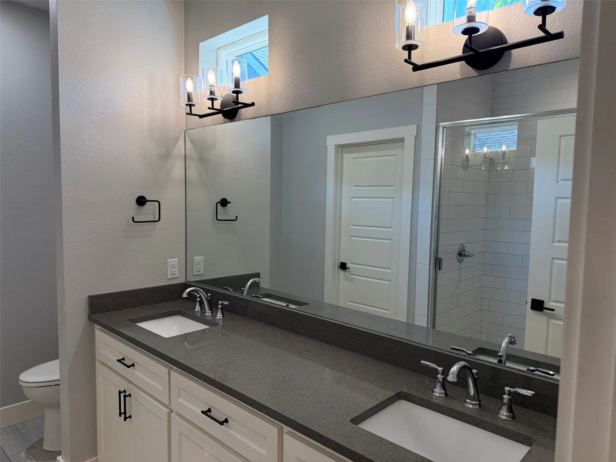 Single Family Residence For Rent in Grayson County , 4906 Dry Creek Road, Sherman, Texas 75092, 3 Bedroom, 2 Bathroom, 2 Garage spaces, 1,604 Sqft, built in 2022, mls#21346927, Real Estate Agent in Sherman, Homes For Rent in Grayson county, Homes For Rent in Sherman, Realtor in Sherman Texas, Real Estate Brokerage Independent Realty Texas, Luminita Cordes Realtor