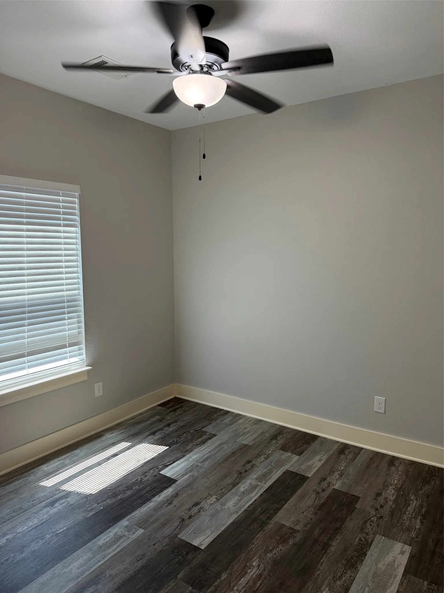 Single Family Residence For Rent in Grayson County , 4906 Dry Creek Road, Sherman, Texas 75092, 3 Bedroom, 2 Bathroom, 2 Garage spaces, 1,604 Sqft, built in 2022, mls#21346927, Real Estate Agent in Sherman, Homes For Rent in Grayson county, Homes For Rent in Sherman, Realtor in Sherman Texas, Real Estate Brokerage Independent Realty Texas, Luminita Cordes Realtor