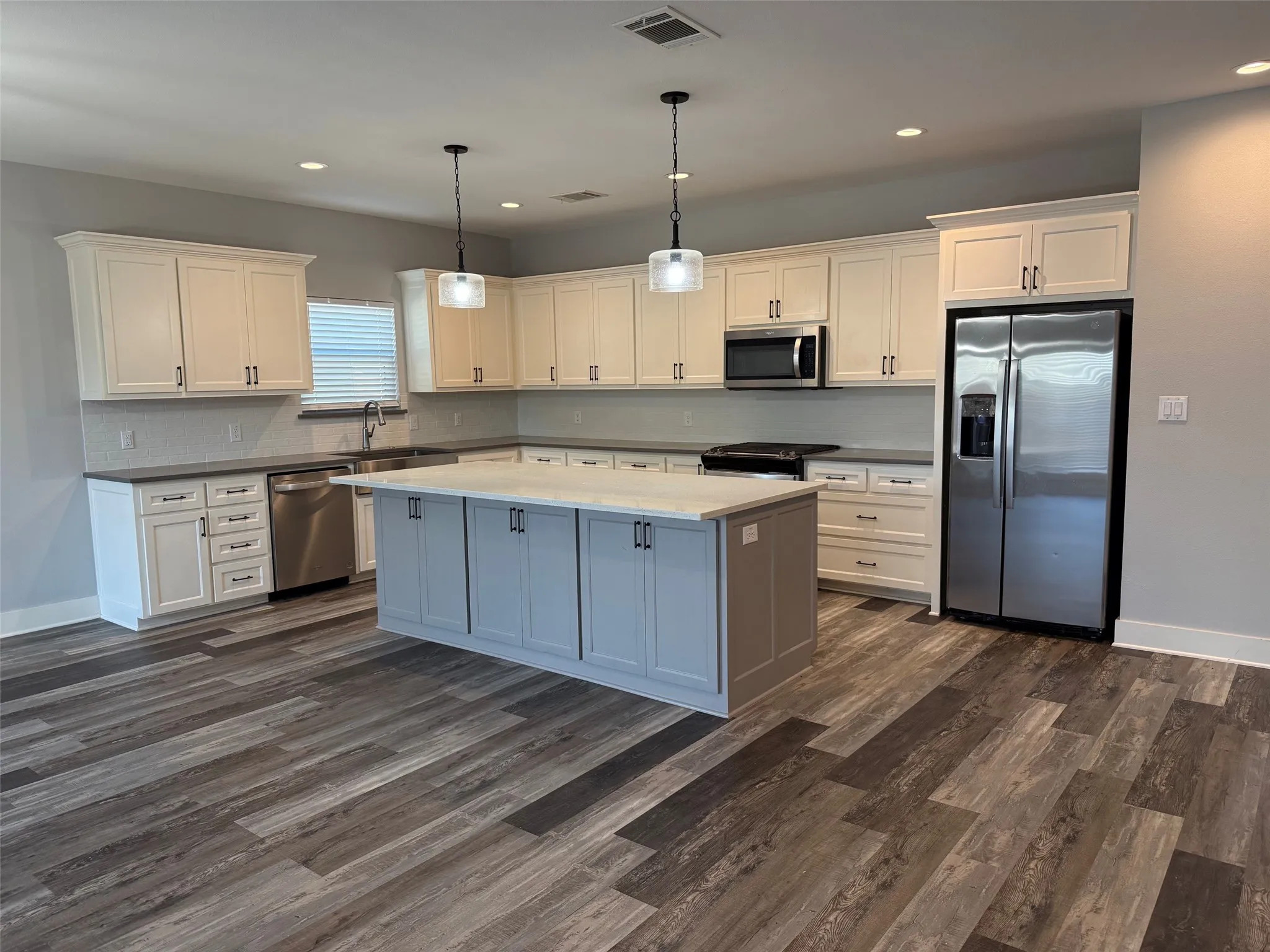 Single Family Residence For Rent in Grayson County , 4906 Dry Creek Road, Sherman, Texas 75092, 3 Bedroom, 2 Bathroom, 2 Garage spaces, 1,604 Sqft, built in 2022, mls#21346927, Real Estate Agent in Sherman, Homes For Rent in Grayson county, Homes For Rent in Sherman, Realtor in Sherman Texas, Real Estate Brokerage Independent Realty Texas, Luminita Cordes Realtor