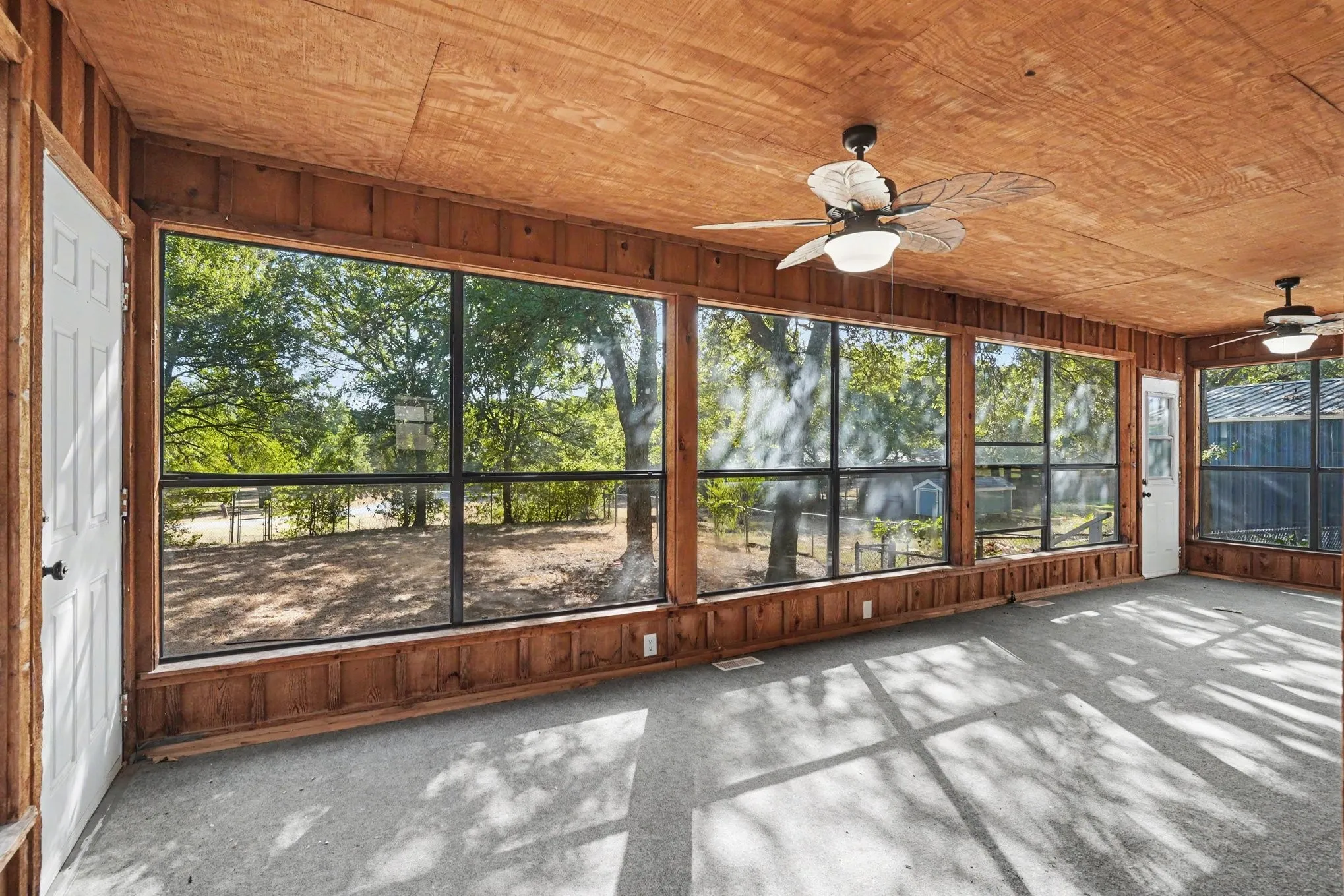 Single Family Residence For Sale in Hood County , 4305 Lucero Drive, Granbury, Texas 76048, 3 Bedroom, 2 Bathroom, Garage spaces, 1,452 Sqft, built in 1980, mls#21367832, Real Estate Agent in Granbury, Homes For Sale in Hood county, Homes For Sale in Granbury, Realtor in Granbury Texas, Real Estate Brokerage Independent Realty Texas, Luminita Cordes Realtor