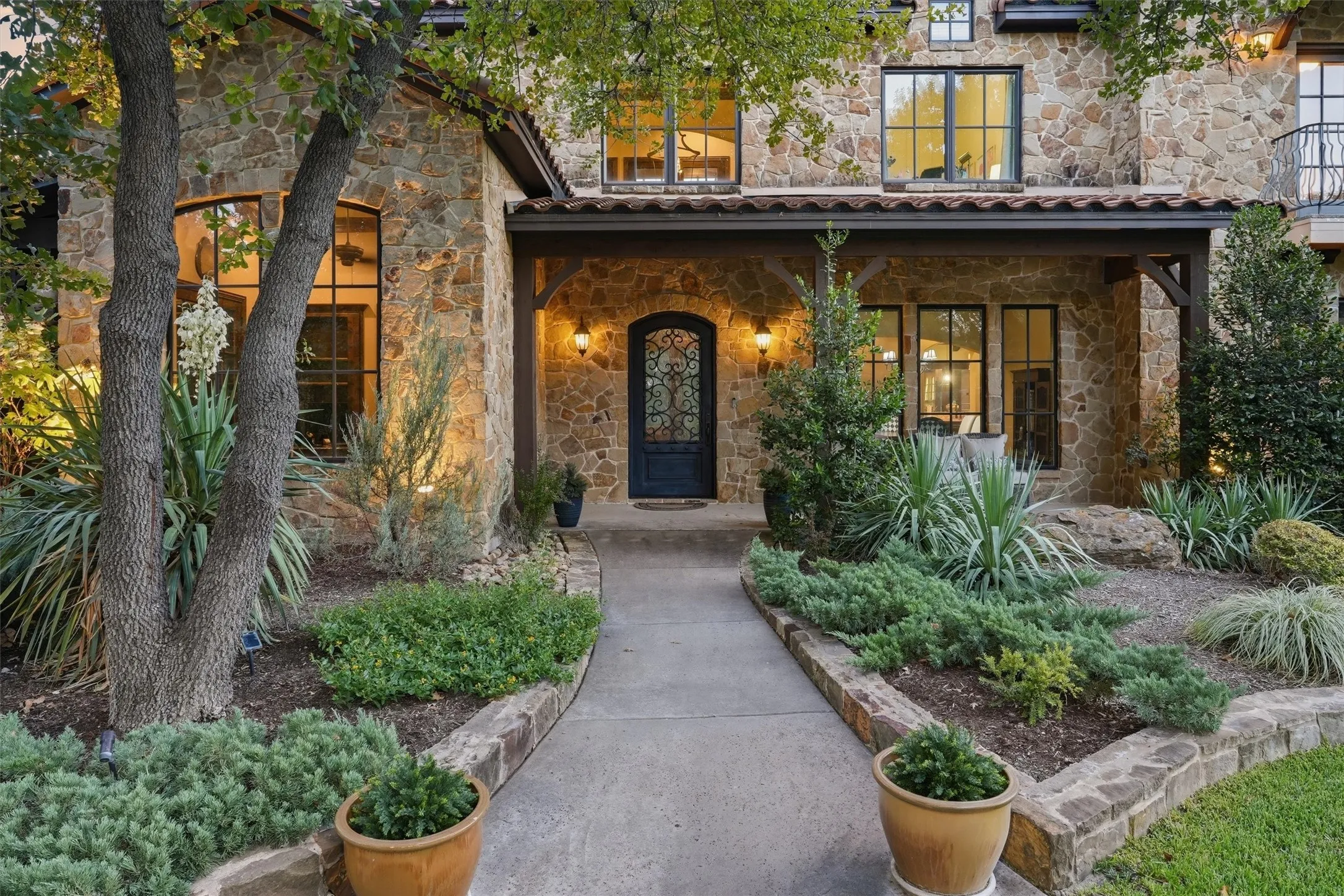 Single Family Residence For Sale in Parker County , 1501 Oaklawn Court, Aledo, Texas 76008, 4 Bedroom, 5 Bathroom, 3 Garage spaces, 5,065 Sqft, built in 2012, mls#21368069, Real Estate Agent in Aledo, Homes For Sale in Parker county, Homes For Sale in Aledo, Realtor in Aledo Texas, Real Estate Brokerage Independent Realty Texas, Luminita Cordes Realtor