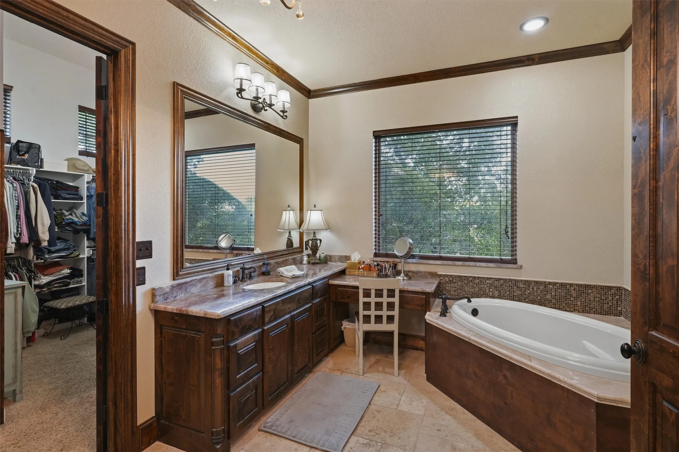 Single Family Residence For Sale in Parker County , 1501 Oaklawn Court, Aledo, Texas 76008, 4 Bedroom, 5 Bathroom, 3 Garage spaces, 5,065 Sqft, built in 2012, mls#21368069, Real Estate Agent in Aledo, Homes For Sale in Parker county, Homes For Sale in Aledo, Realtor in Aledo Texas, Real Estate Brokerage Independent Realty Texas, Luminita Cordes Realtor