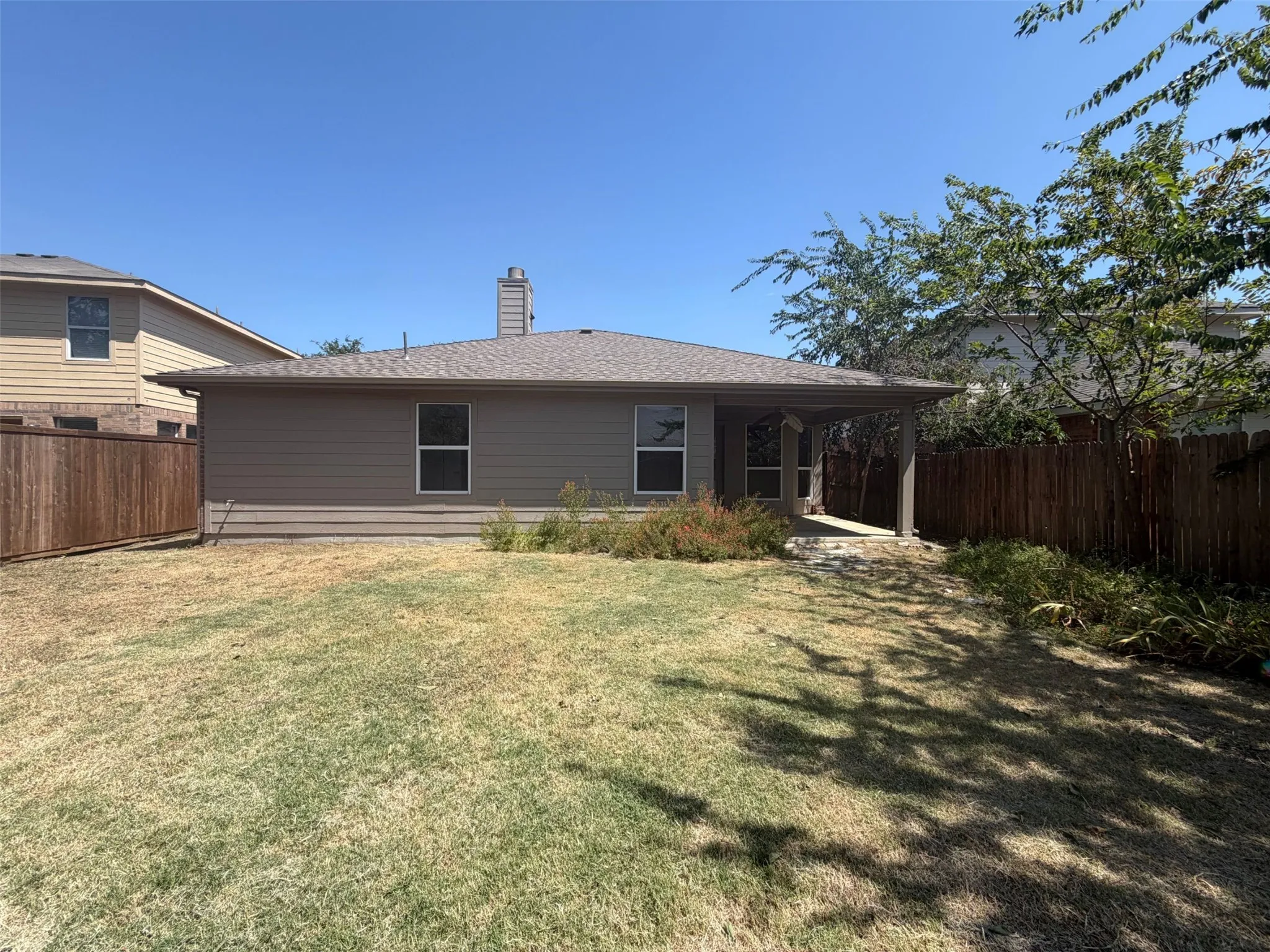 Single Family Residence For Sale in Collin County , 905 Acacia Drive, Anna, Texas 75409, 3 Bedroom, 2 Bathroom, 2 Garage spaces, 1,659 Sqft, built in 2005, mls#21368071, Real Estate Agent in Anna, Homes For Sale in Collin county, Homes For Sale in Anna, Realtor in Anna Texas, Real Estate Brokerage Independent Realty Texas, Luminita Cordes Realtor