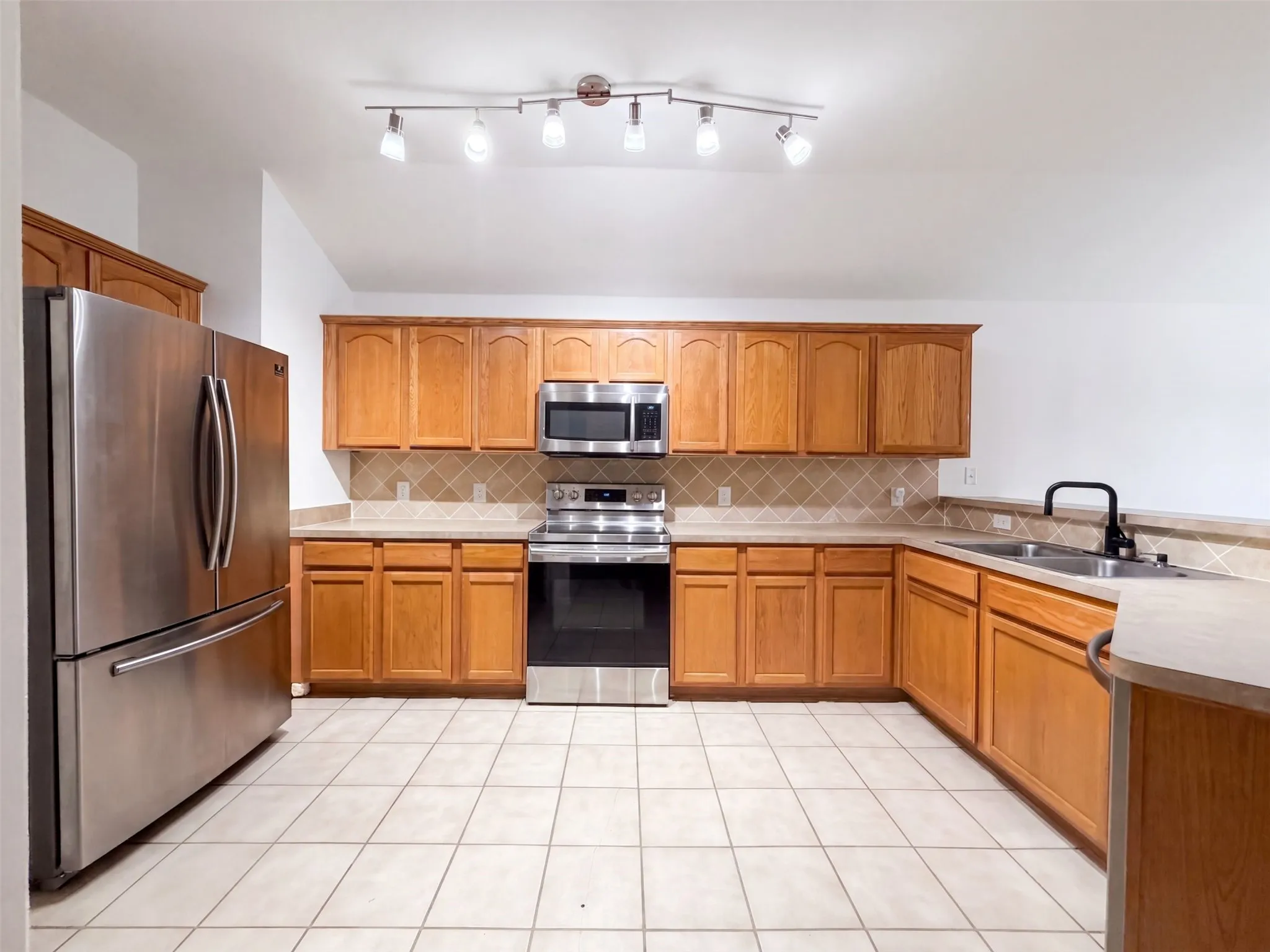 Single Family Residence For Sale in Collin County , 905 Acacia Drive, Anna, Texas 75409, 3 Bedroom, 2 Bathroom, 2 Garage spaces, 1,659 Sqft, built in 2005, mls#21368071, Real Estate Agent in Anna, Homes For Sale in Collin county, Homes For Sale in Anna, Realtor in Anna Texas, Real Estate Brokerage Independent Realty Texas, Luminita Cordes Realtor