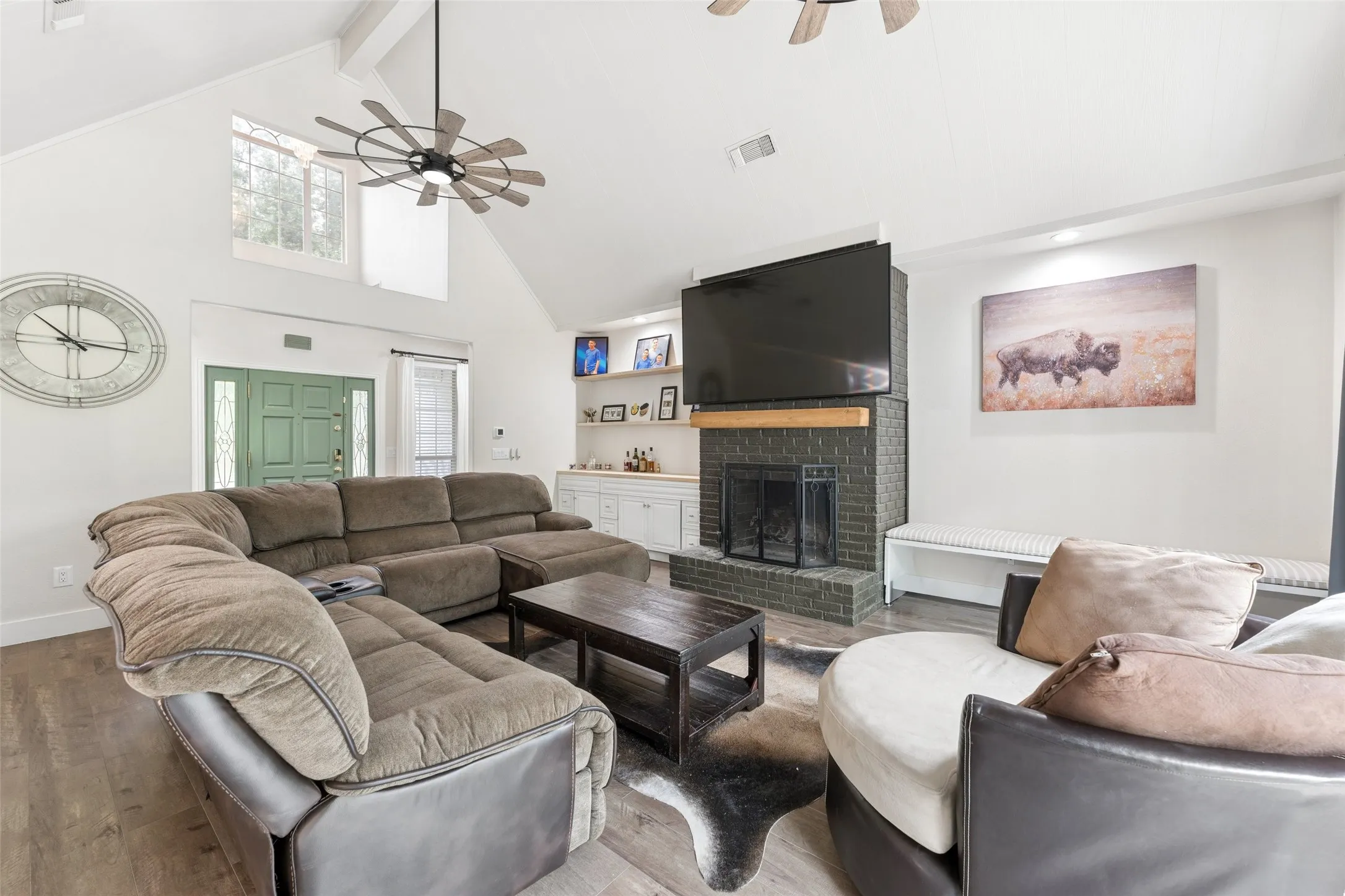 Single Family Residence For Rent in Henderson County , 109 Enchanted Drive, Enchanted Oaks, Texas 75156, 4 Bedroom, 2 Bathroom, 2 Garage spaces, 2,842 Sqft, built in 1998, mls#21367991, Real Estate Agent in Enchanted Oaks, Homes For Rent in Henderson county, Homes For Rent in Enchanted Oaks, Realtor in Enchanted Oaks Texas, Real Estate Brokerage Independent Realty Texas, Luminita Cordes Realtor